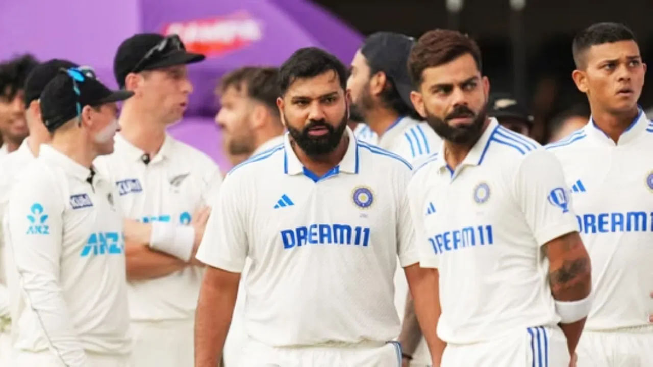 ಇನ್ನು ನ್ಯೂಝಿಲೆಂಡ್ ವಿರುದ್ಧದ ಮೊದಲ ಟೆಸ್ಟ್ ಪಂದ್ಯದಲ್ಲಿ ಟೀಮ್ ಇಂಡಿಯಾ ಕೇವಲ 46 ರನ್ಗಳಿಗೆ ಆಲೌಟ್ ಆಗಿತ್ತು. ಇದು ಟೆಸ್ಟ್ ಕ್ರಿಕೆಟ್ ಇತಿಹಾಸದಲ್ಲೇ ತವರಿನಲ್ಲಿ ಭಾರತ ತಂಡ ಕಲೆಹಾಕಿದ ಅತ್ಯಂತ ಕಡಿಮೆ ಸ್ಕೋರ್ ಎಂಬುದು ವಿಶೇಷ.