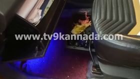 ತುಮಕೂರು: ಹಾಡಹಗಲೇ ಕಾರಿನ ಗಾಜು ಒಡೆದು 1 ಲಕ್ಷ ರೂ. ಕಳವು ತುಮಕೂರು: ಹಾಡಹಗಲೇ ಕಾರಿನ ಗಾಜು ಒಡೆದು 1 ಲಕ್ಷ ರೂ. ಕಳವು