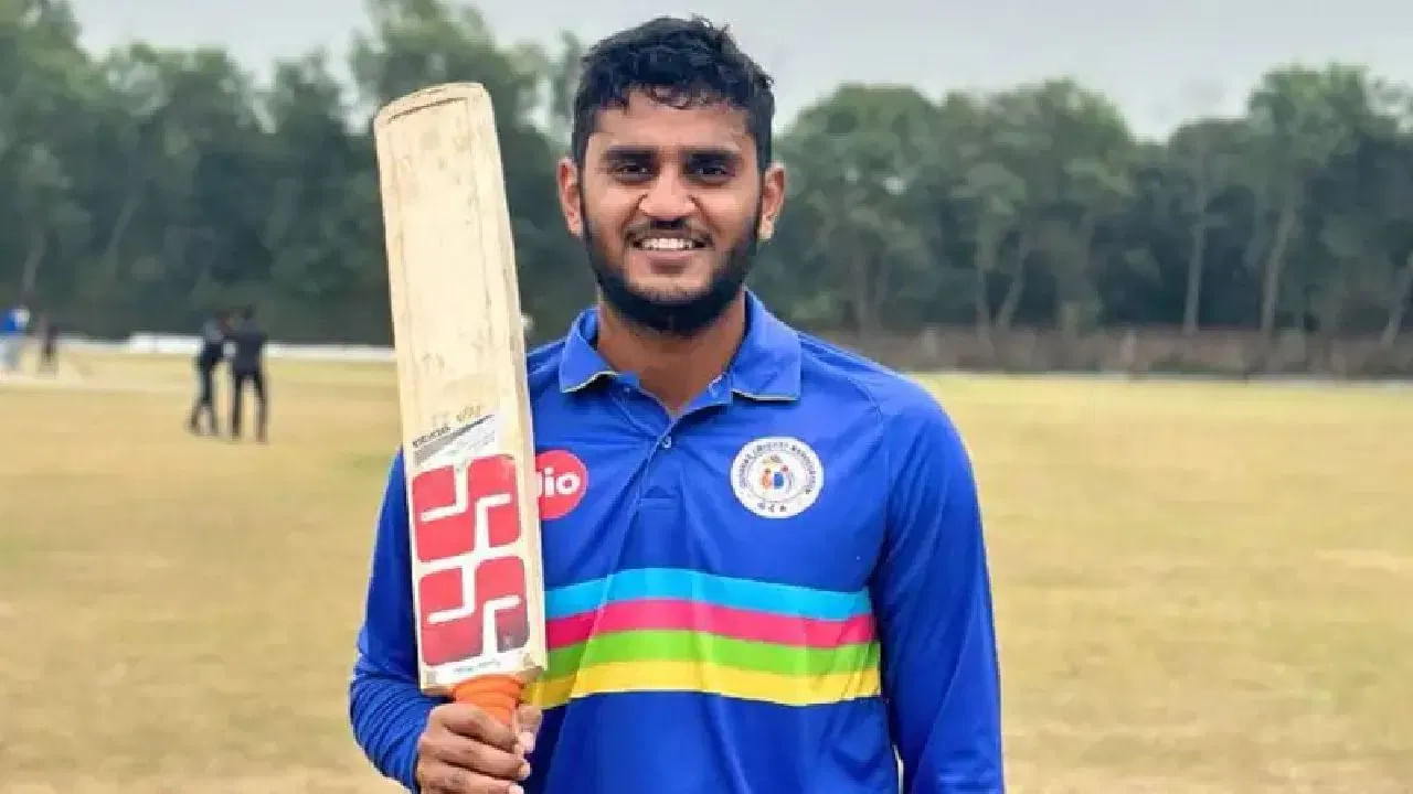 ಟಿ20 ಕ್ರಿಕೆಟ್ನಲ್ಲಿ ಅತೀ ವೇಗದ ಶತಕ ಸಿಡಿಸಿದ ಭಾರತೀಯ ಬ್ಯಾಟರ್ನ ದಾಖಲೆ ಅಭಿಷೇಕ್ ಶರ್ಮಾ ಹಾಗೂ ಉರ್ವಿಲ್ ಪಟೇಲ್ ಹೆಸರಿನಲ್ಲಿದೆ. ತ್ರಿಪುರಾ ವಿರುದ್ಧದ ಪಂದ್ಯದಲ್ಲಿ ಗುಜರಾತ್ ಪರ ಕಣಕ್ಕಿಳಿದಿದ್ದ ಉರ್ವಿಲ್ ಪಟೇಲ್ ಕೇವಲ 28 ಎಸೆತಗಳಲ್ಲಿ ಸೆಂಚುರಿ ಸಿಡಿಸಿದ್ದರು. ಆ ಬಳಿಕ ಈ ದಾಖಲೆಯನ್ನು ಅಭಿಷೇಕ್ ಶರ್ಮಾ ಸರಿಗಟ್ಟಿದ್ದರು.