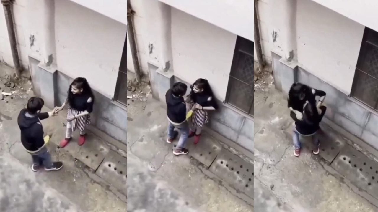 Video: ಕಾಲೇಜ್ ಬಂಕ್ ಮಾಡಿ ಗಲ್ಲಿಯಲ್ಲಿ ರೊಮ್ಯಾನ್ಸ್ ಮಾಡ್ತಾ ನಿಂತ ಸ್ಟೂಡೆಂಟ್ Video: ಕಾಲೇಜ್ ಬಂಕ್ ಮಾಡಿ ಗಲ್ಲಿಯಲ್ಲಿ ರೊಮ್ಯಾನ್ಸ್ ಮಾಡ್ತಾ ನಿಂತ ಸ್ಟೂಡೆಂಟ್