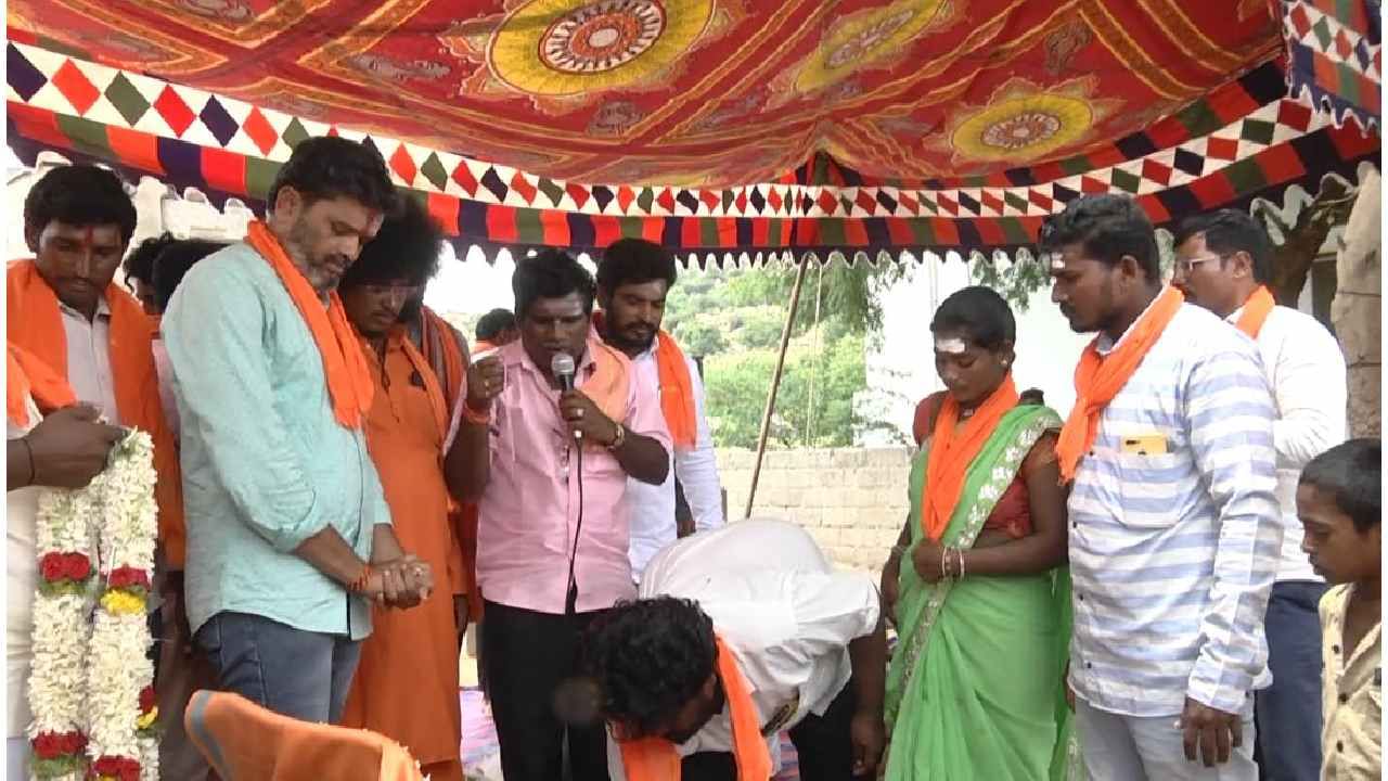 ಕನಸ್ಸಿನಲ್ಲಿ ಕಾಡಿದ ಆಂಜನೇಯ್ಯ: ಕ್ರಿಶ್ಚಿಯನ್ ಧರ್ಮ ತೊರೆದು ಹಿಂದೂ ಧರ್ಮಕ್ಕೆ ಘರ್ ವಾಪಸಿ ಮಾಡಿದ ಕುಟುಂಬ