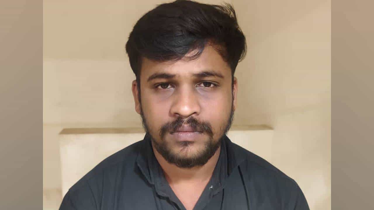 ಪ್ರೀತಿಸುವಂತೆ ಮಹಿಳೆಗೆ ಕಿರುಕುಳ: ಮಾತುಕತೆಗೆ ಕರೆದವರಿಗೆ ಹೀಗಾ ಮಾಡೋದು? ಪ್ರೀತಿಸುವಂತೆ ಮಹಿಳೆಗೆ ಕಿರುಕುಳ: ಮಾತುಕತೆಗೆ ಕರೆದವರಿಗೆ ಹೀಗಾ ಮಾಡೋದು?