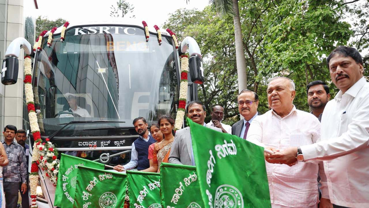 ಹೊಸ ಐದು ಐರಾವತ ಕ್ಲಬ್ ಕ್ಲಾಸ್ 2.0 ಬಸ್​​ಗಳಿಗೆ ಸಚಿವ ರಾಮಲಿಂಗಾರೆಡ್ಡಿ ಚಾಲನೆ
