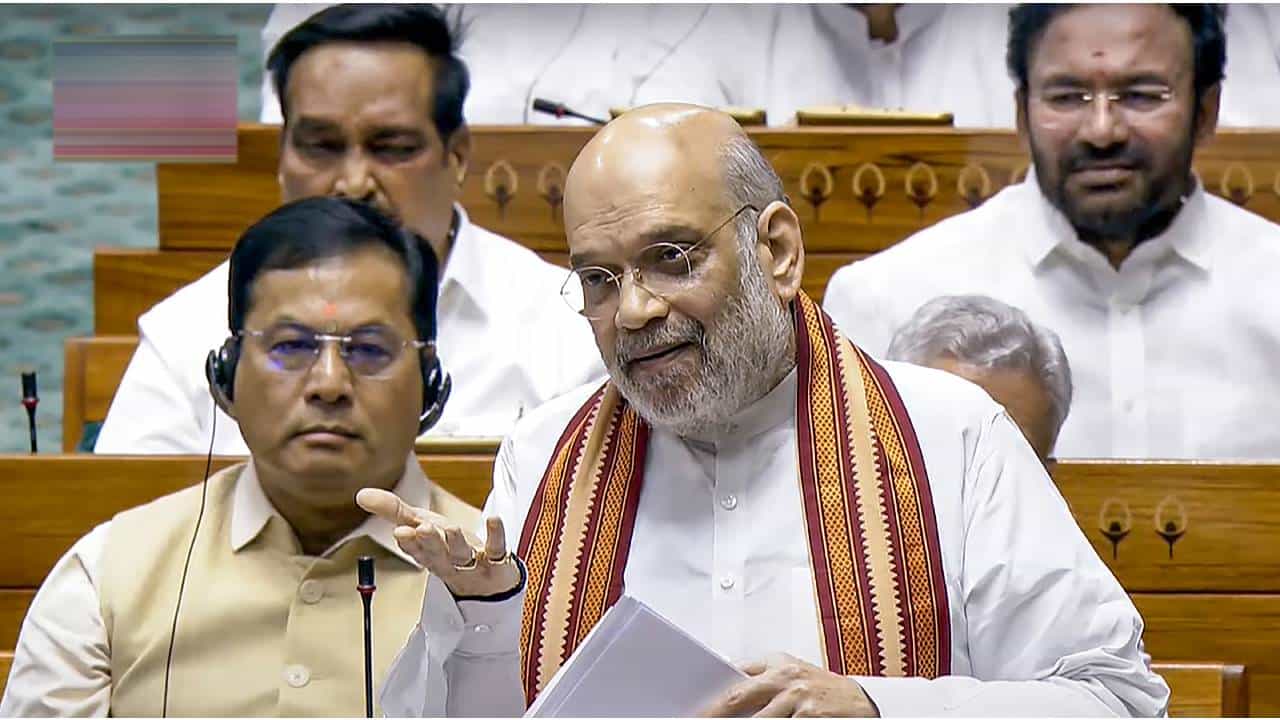 ವೋಟರ್ ಐಡಿ, ಚಾಕೊಲೇಟ್ಗಳು ಸಿಕ್ಕಿವೆ ಪಹಲ್ಗಾಮ್ ದಾಳಿಕೋರರು ಪಾಕ್ನವರು ಎಂಬುದಕ್ಕೆ ಇದಕ್ಕಿಂತ ಬೇರೆ ಸಾಕ್ಷಿ ಬೇಕೆ?: ಅಮಿತ್ ಶಾ ವೋಟರ್ ಐಡಿ, ಚಾಕೊಲೇಟ್ಗಳು ಸಿಕ್ಕಿವೆ ಪಹಲ್ಗಾಮ್ ದಾಳಿಕೋರರು ಪಾಕ್ನವರು ಎಂಬುದಕ್ಕೆ ಇದಕ್ಕಿಂತ ಬೇರೆ ಸಾಕ್ಷಿ ಬೇಕೆ?: ಅಮಿತ್ ಶಾ