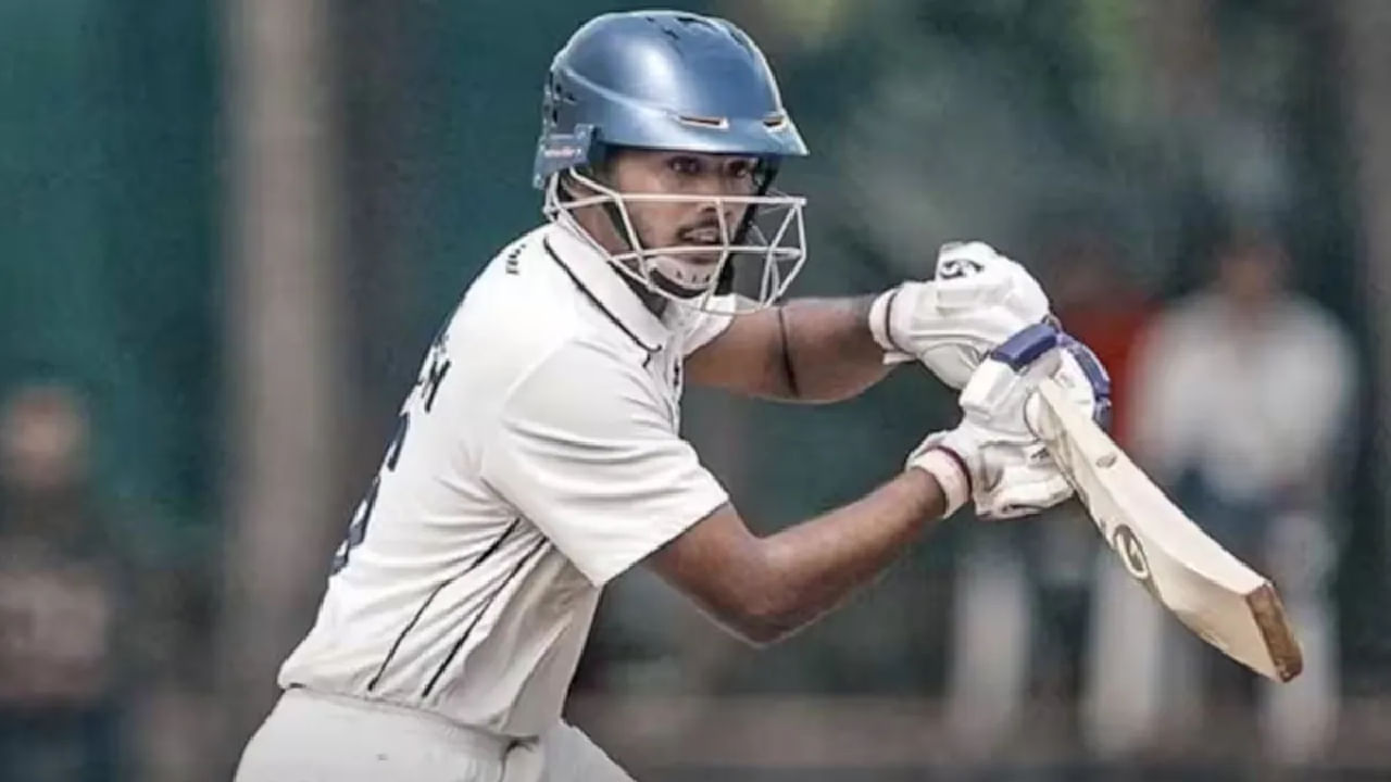 ಇದಕ್ಕೂ ಮುನ್ನ ನಡೆದ ಮೊದಲ ಟೆಸ್ಟ್ ಪಂದ್ಯದಲ್ಲಿ ಆಯುಷ್ ಬ್ಯಾಟ್ನಿಂದ 134 ರನ್ಗಳು ಮೂಡಿಬಂದಿತ್ತು. ಈ ಮೂಲಕ 2 ಟೆಸ್ಟ್ ಪಂದ್ಯಗಳಲ್ಲಿ ಭಾರತದ ಯಂಗ್ ಬ್ಯಾಟರ್ ಕಲೆಹಾಕಿದ್ದು ಬರೋಬ್ಬರಿ 340 ರನ್ಗಳು. ಅದು ಕೂಡ 103.65 ರ ಸ್ಟ್ರೈಕ್ ರೇಟ್ನಲ್ಲಿ. ಇದರೊಂದಿಗೆ ಯೂತ್ ಟೆಸ್ಟ್ನಲ್ಲಿ ಅತ್ಯಧಿಕ ಸ್ಟ್ರೈಕ್ ರೇಟ್ನಲ್ಲಿ 300+ ರನ್ಗಳಿಸಿ ಬ್ಯಾಟರ್ ಎನಿಸಿಕೊಂಡಿದ್ದಾರೆ.
