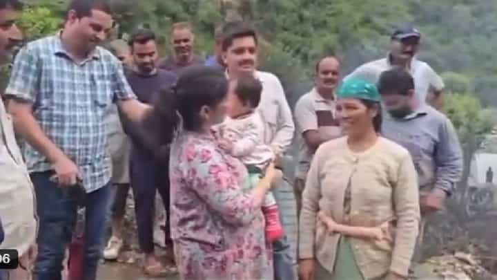 Video: ಹಿಮಾಚಲ ಪ್ರವಾಹ, ಇಡೀ ಕುಟುಂಬವನ್ನು ಕಳೆದುಕೊಂಡು ಅನಾಥವಾದ 11ತಿಂಗಳ ಮಗು Video: ಹಿಮಾಚಲ ಪ್ರವಾಹ, ಇಡೀ ಕುಟುಂಬವನ್ನು ಕಳೆದುಕೊಂಡು ಅನಾಥವಾದ 11ತಿಂಗಳ ಮಗು