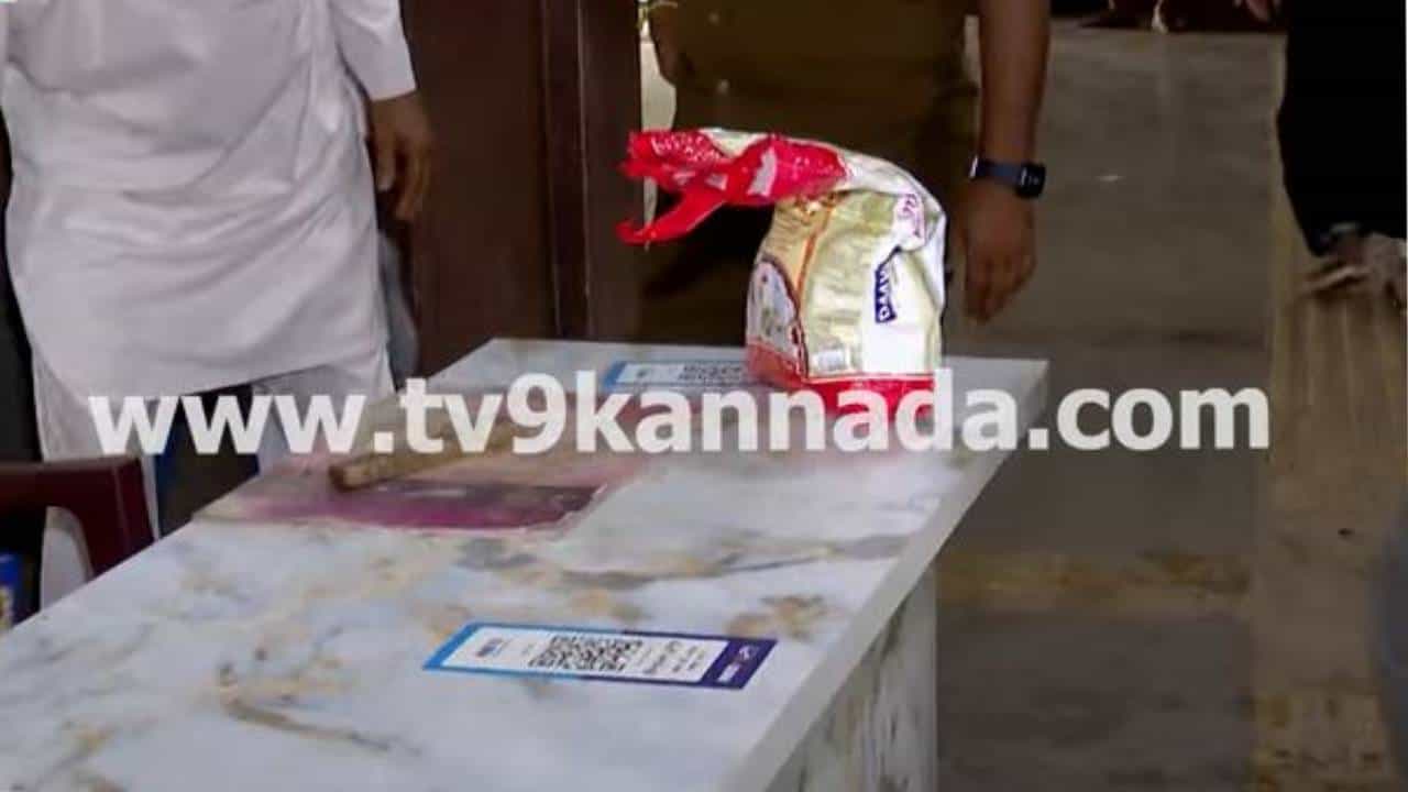 ಕಲಾಸಿಪಾಳ್ಯದ ಬಸ್ನಿಲ್ದಾಣದ ಶೌಚಾಲಯದಲ್ಲಿ ಸ್ಫೋಟಕ ಸಾಮಗ್ರಿ ತಂದಿಟ್ಟಿದ್ದು ಹೆಣ್ಣೋ ಗಂಡೋ ಅಂತ ಗೊತ್ತಾಗಿಲ್ಲ! ಕಲಾಸಿಪಾಳ್ಯದ ಬಸ್ನಿಲ್ದಾಣದ ಶೌಚಾಲಯದಲ್ಲಿ ಸ್ಫೋಟಕ ಸಾಮಗ್ರಿ ತಂದಿಟ್ಟಿದ್ದು ಹೆಣ್ಣೋ ಗಂಡೋ ಅಂತ ಗೊತ್ತಾಗಿಲ್ಲ!