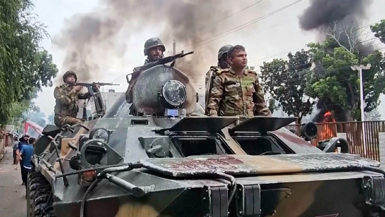 ಬಾಂಗ್ಲಾದೇಶದಲ್ಲಿ ಪೊಲೀಸರ ಜೊತೆ ಶೇಖ್ ಹಸೀನಾ ಬೆಂಬಲಿಗರ ಘರ್ಷಣೆ; 4 ಸಾವು, 14 ಜನರ ಬಂಧನ