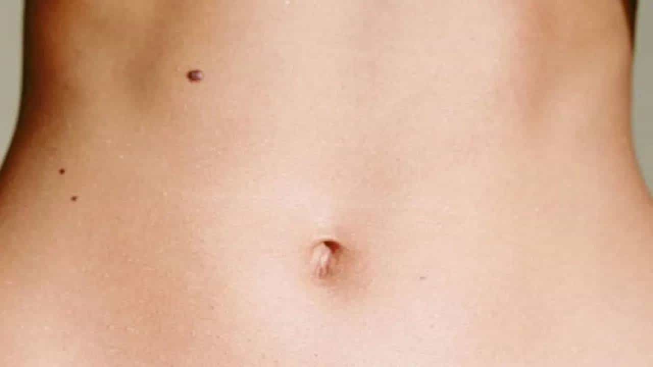 Belly Birthmarks: ಹೊಟ್ಟೆಯ ಈ ಭಾಗದಲ್ಲಿ ಮಚ್ಚೆ ಇದ್ದರೆ ನಿಮ್ಮಷ್ಟು ಅದೃಷ್ಟವಂತರು ಮತ್ಯಾರಿಲ್ಲ! Belly Birthmarks: ಹೊಟ್ಟೆಯ ಈ ಭಾಗದಲ್ಲಿ ಮಚ್ಚೆ ಇದ್ದರೆ ನಿಮ್ಮಷ್ಟು ಅದೃಷ್ಟವಂತರು ಮತ್ಯಾರಿಲ್ಲ!