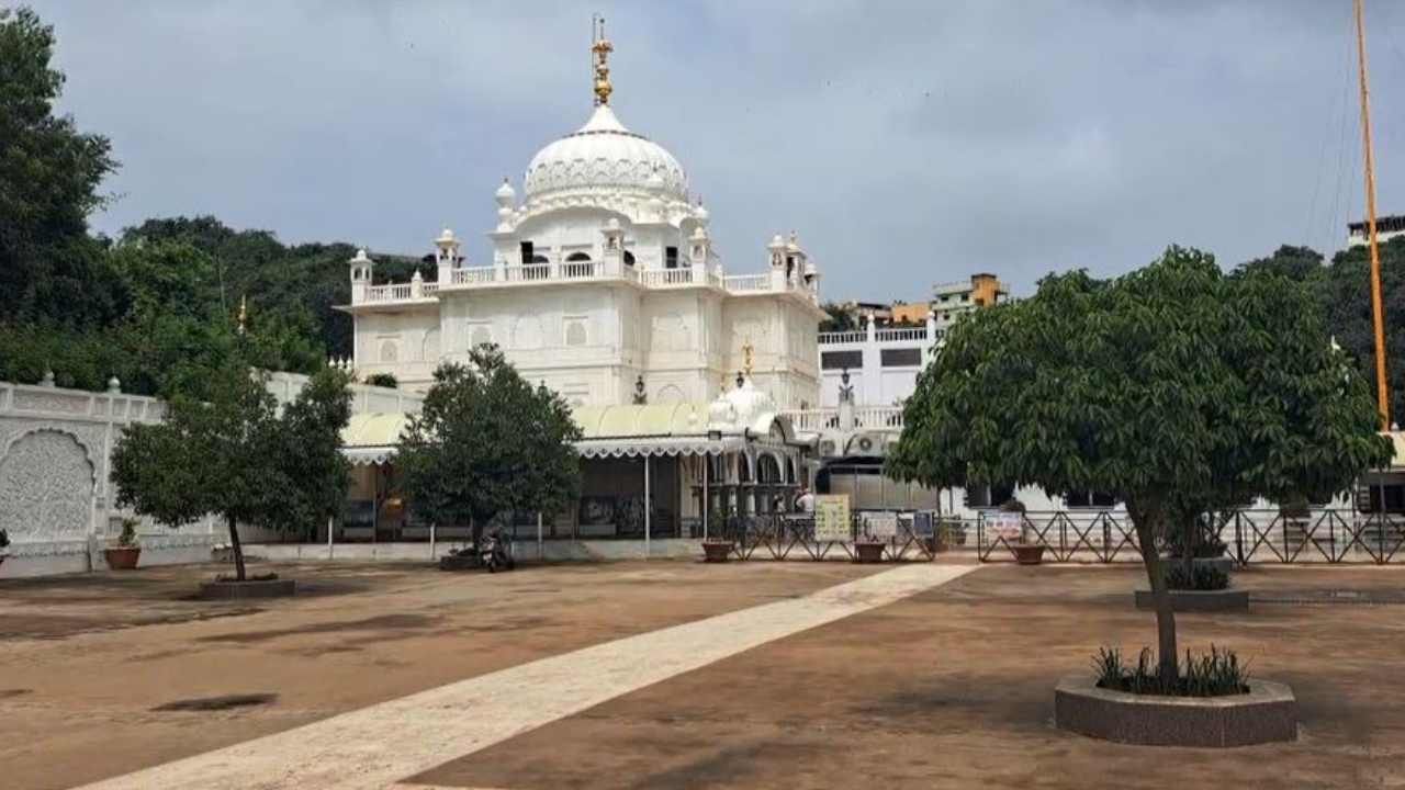 ಬೀದರ್ನ ಗುರುದ್ವಾರದಲ್ಲಿ ಬಾಂಬ್ ಸ್ಫೋಟಿಸುವುದಾಗಿ ಕಿಡಿಗೇಡಿಗಳಿಂದ ಬಂತು ಬೆದರಿಕೆ ಸಂದೇಶ! ಬೀದರ್ನ ಗುರುದ್ವಾರದಲ್ಲಿ ಬಾಂಬ್ ಸ್ಫೋಟಿಸುವುದಾಗಿ ಕಿಡಿಗೇಡಿಗಳಿಂದ ಬಂತು ಬೆದರಿಕೆ ಸಂದೇಶ!