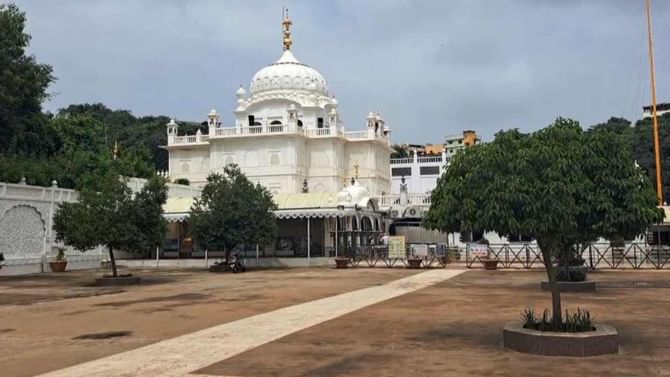ಗುರುದ್ವಾರದಲ್ಲಿ ಬಾಂಬ್ ಸ್ಫೋಟಿಸುವುದಾಗಿ ಕಿಡಿಗೇಡಿಗಳಿಂದ ಬೆದರಿಕೆ ಸಂದೇಶ ಗುರುದ್ವಾರದಲ್ಲಿ ಬಾಂಬ್ ಸ್ಫೋಟಿಸುವುದಾಗಿ ಕಿಡಿಗೇಡಿಗಳಿಂದ ಬೆದರಿಕೆ ಸಂದೇಶ