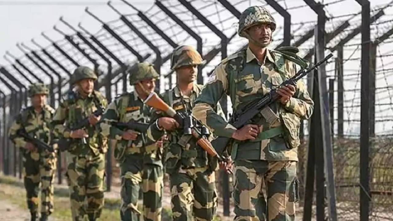 BSF Recruitment 2025: ಗಡಿ ಭದ್ರತಾ ಪಡೆಯಲ್ಲಿ ಕಾನ್ಸ್ಟೇಬಲ್ ಟ್ರೇಡ್ಸ್ಮನ್ ಹುದ್ದೆಗಳಿಗೆ ಬಂಪರ್ ನೇಮಕಾತಿ BSF Recruitment 2025: ಗಡಿ ಭದ್ರತಾ ಪಡೆಯಲ್ಲಿ ಕಾನ್ಸ್ಟೇಬಲ್ ಟ್ರೇಡ್ಸ್ಮನ್ ಹುದ್ದೆಗಳಿಗೆ ಬಂಪರ್ ನೇಮಕಾತಿ