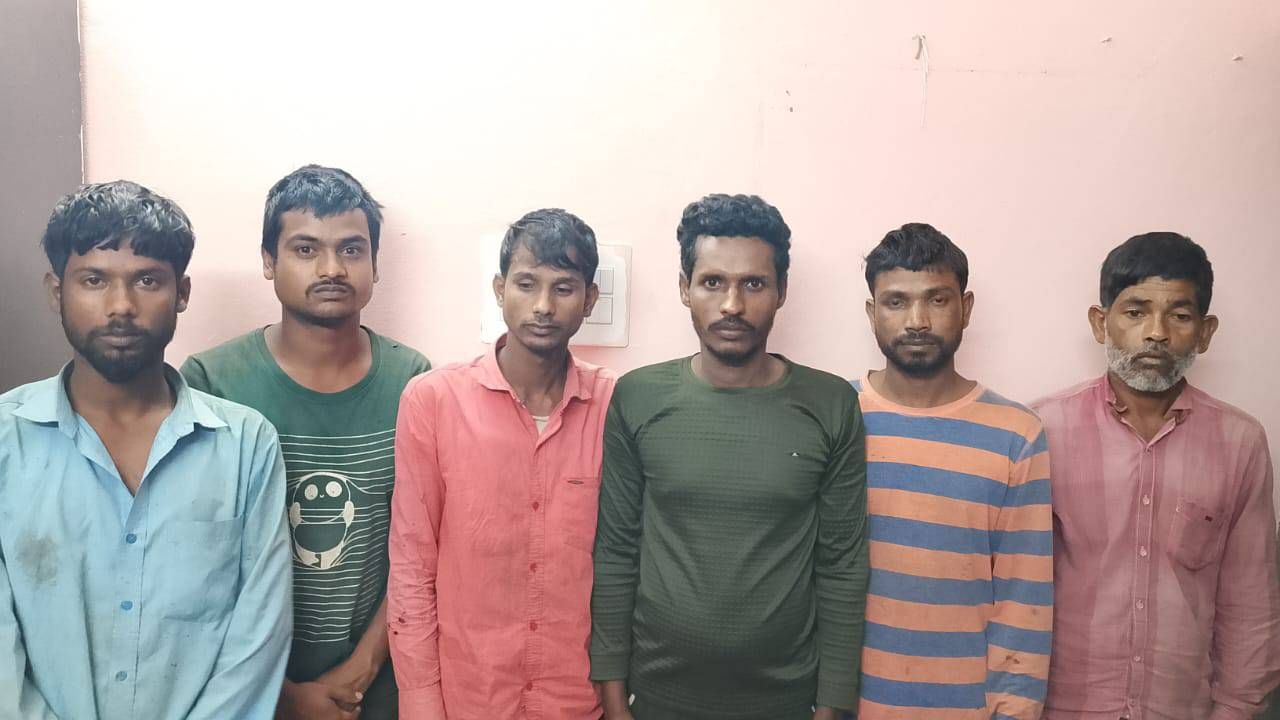 ಚಿಕ್ಕಮಗಳೂರು: ಕೊಟ್ಟಿಗೆಯಲ್ಲಿದ್ದ ಹಸುವನ್ನು ಕದ್ದೊಯ್ದು ಕೊಂದ ಆರೋಪಿಗಳು ಅರೆಸ್ಟ್ ಚಿಕ್ಕಮಗಳೂರು: ಕೊಟ್ಟಿಗೆಯಲ್ಲಿದ್ದ ಹಸುವನ್ನು ಕದ್ದೊಯ್ದು ಕೊಂದ ಆರೋಪಿಗಳು ಅರೆಸ್ಟ್