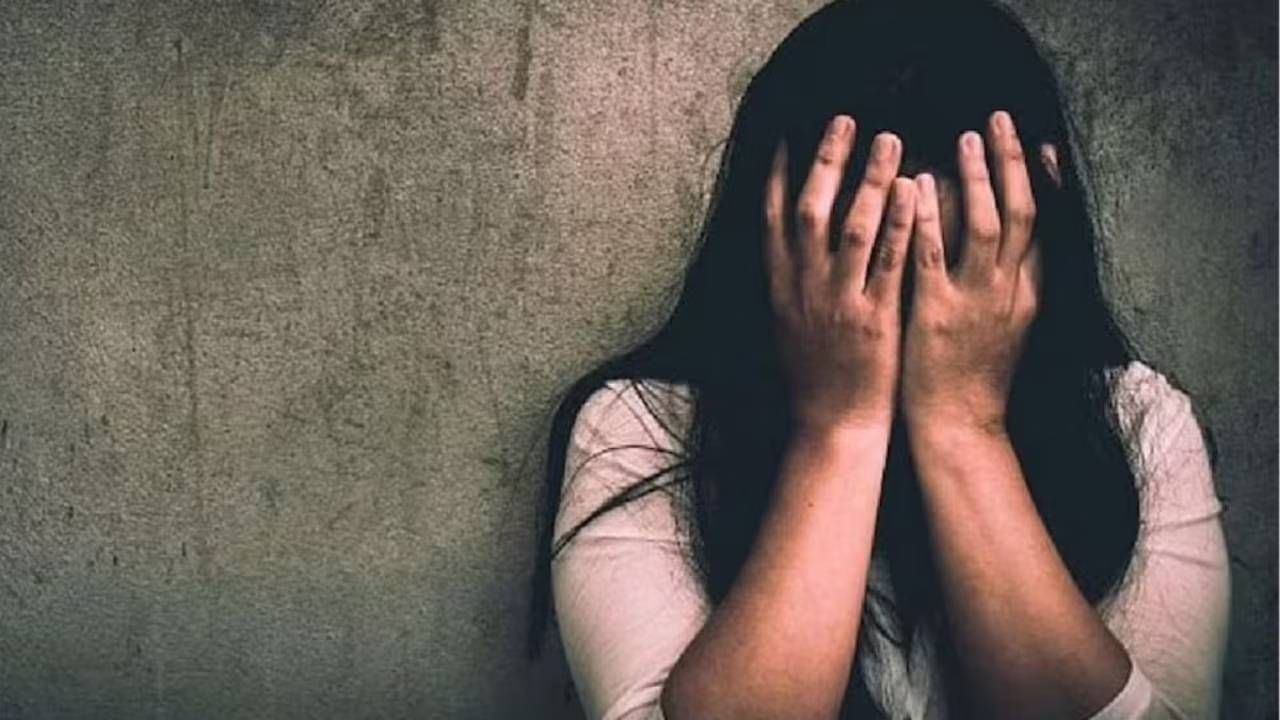 ಮತ್ತೆ ಬರ್ತೀನಿ: ಯುವತಿ ಮೇಲೆ ಅತ್ಯಾಚಾರವೆಸಗಿ ಮೊಬೈಲ್​ನಲ್ಲಿ ಸೆಲ್ಫಿ ತೆಗೆದು, ನೋಟ್ ಬರೆದಿಟ್ಟು ಹೋದ ಡೆಲಿವರಿ ಬಾಯ್