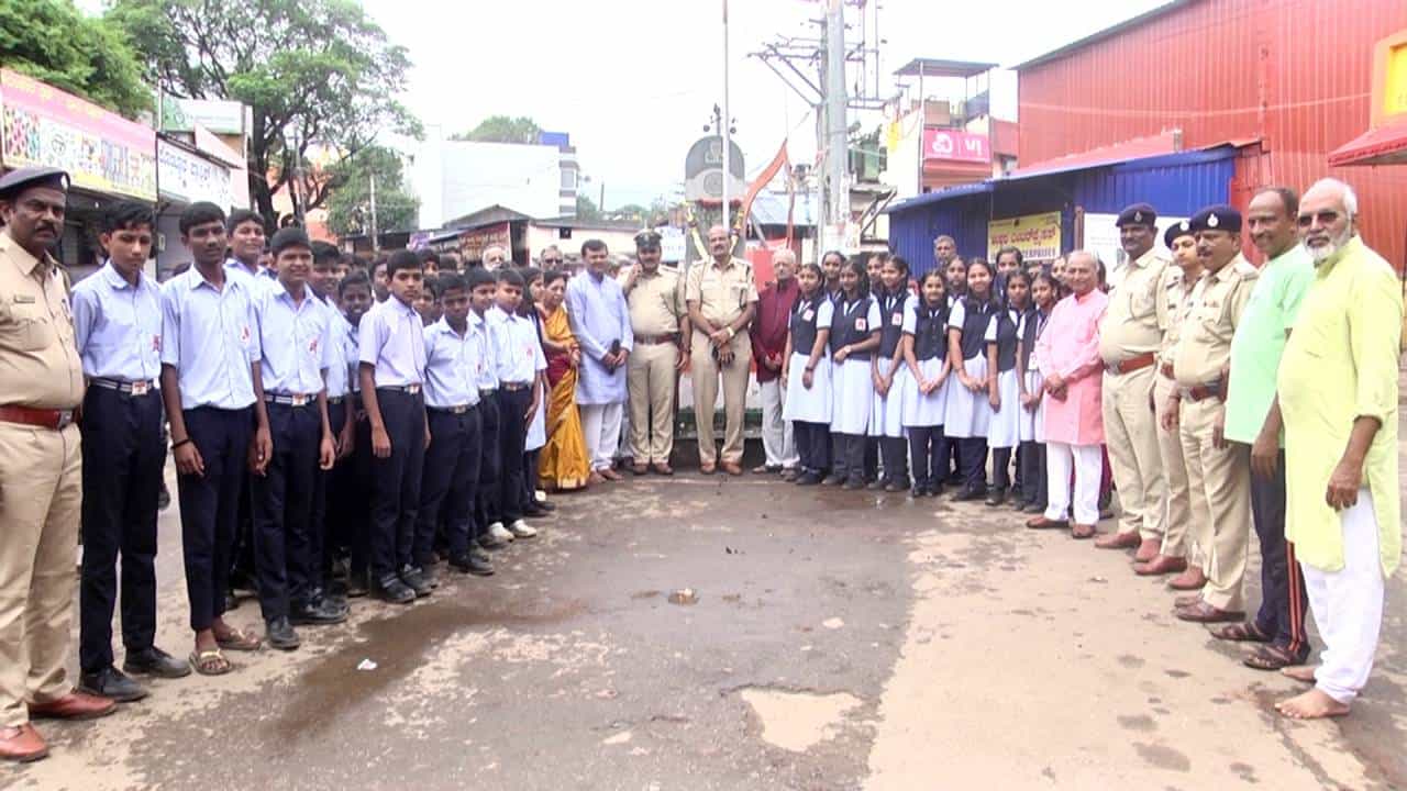ಜು.1ರಂದು ಧಾರವಾಡದಲ್ಲಿ ಹುತಾತ್ಮ ದಿನ ಆಚರಣೆ ಆಚರಿಸುವುದ್ಯಾಕೆ? ಇದಕ್ಕಿದೆ ಬ್ರಿಟಿಷರ ಲಿಂಕ್ ಜು.1ರಂದು ಧಾರವಾಡದಲ್ಲಿ ಹುತಾತ್ಮ ದಿನ ಆಚರಣೆ ಆಚರಿಸುವುದ್ಯಾಕೆ? ಇದಕ್ಕಿದೆ ಬ್ರಿಟಿಷರ ಲಿಂಕ್