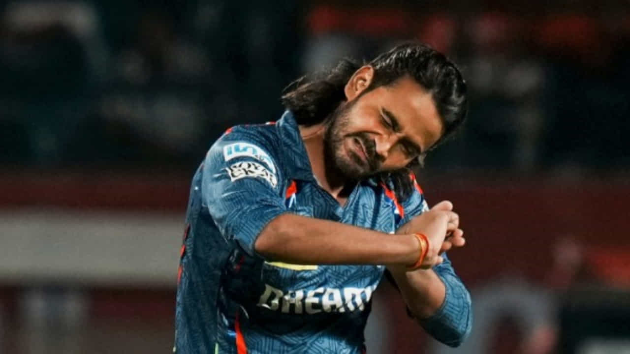 ಐಪಿಎಲ್​ಗಿಂತಲೂ ಹೆಚ್ಚಿನ ಮೊತ್ತಕ್ಕೆ ಮಾರಾಟವಾದ ಸಿಗ್ನೇಚರ್ ಸ್ಟಾರ್ ದಿಗ್ವೇಶ್ ರಾಠಿ