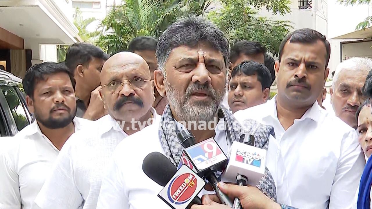 ನಾನೇ ಐದು ವರ್ಷ ಸಿಎಂ ಎಂಬ ಸಿದ್ದರಾಮಯ್ಯ ಹೇಳಿಕೆಗೆ ಡಿಕೆ ಶಿವಕುಮಾರ್ ಮೊದಲ ಪ್ರತಿಕ್ರಿಯೆ