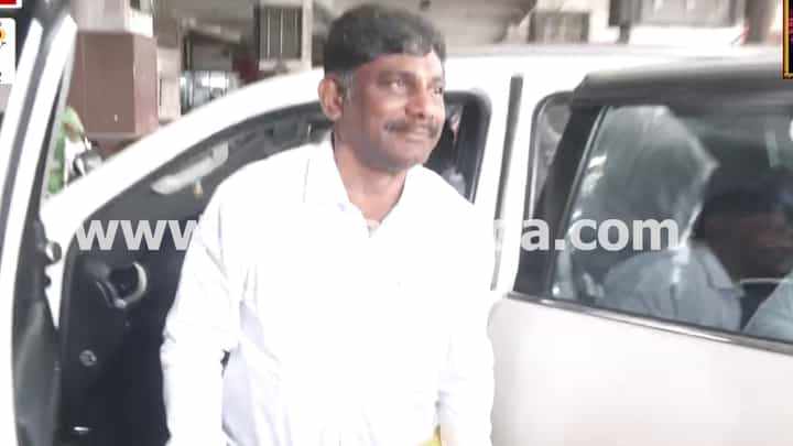 ಐಶ್ವರ್ಯಾ ಗೌಡ ವಂಚನೆ ಪ್ರಕರಣ: ಮತ್ತೆ ಇಡಿ ವಿಚಾರಣೆಗೆ ಹಾಜರಾದ ಡಿಕೆ ಸುರೇಶ್ ಐಶ್ವರ್ಯಾ ಗೌಡ ವಂಚನೆ ಪ್ರಕರಣ: ಮತ್ತೆ ಇಡಿ ವಿಚಾರಣೆಗೆ ಹಾಜರಾದ ಡಿಕೆ ಸುರೇಶ್