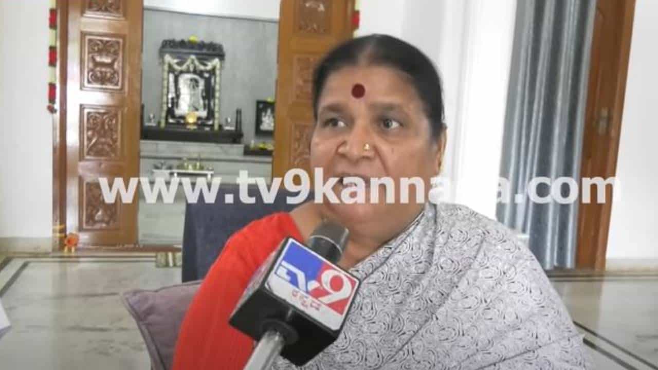 ಯಾರಿಗೂ ತೊಂದರೆ ಮಾಡ್ಬೇಡ, ನಾನೇ ನಿಂಜೊತೆ ಬರ್ತೀನೀ ಅಂತ ವೀರಪ್ಪನ್ಗೆ ಹೇಳಿದ್ರಂತೆ ರಾಜ್ಕುಮಾರ್ ಯಾರಿಗೂ ತೊಂದರೆ ಮಾಡ್ಬೇಡ, ನಾನೇ ನಿಂಜೊತೆ ಬರ್ತೀನೀ ಅಂತ ವೀರಪ್ಪನ್ಗೆ ಹೇಳಿದ್ರಂತೆ ರಾಜ್ಕುಮಾರ್