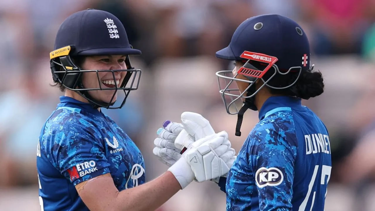 IND vs ENG: ಭಾರತದ ವಿರುದ್ಧ 20 ವರ್ಷಗಳ ಹಳೆಯ ದಾಖಲೆ ಮುರಿದ ಇಂಗ್ಲೆಂಡ್ ಜೋಡಿ IND vs ENG: ಭಾರತದ ವಿರುದ್ಧ 20 ವರ್ಷಗಳ ಹಳೆಯ ದಾಖಲೆ ಮುರಿದ ಇಂಗ್ಲೆಂಡ್ ಜೋಡಿ