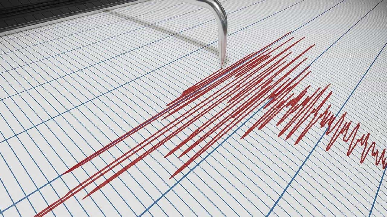 Delhi Earthquake: ಉತ್ತರ ಪ್ರದೇಶ, ದೆಹಲಿ ಮತ್ತು ಹರ್ಯಾಣದಲ್ಲಿ 4.4 ತೀವ್ರತೆಯ ಭೂಕಂಪ Delhi Earthquake: ಉತ್ತರ ಪ್ರದೇಶ, ದೆಹಲಿ ಮತ್ತು ಹರ್ಯಾಣದಲ್ಲಿ 4.4 ತೀವ್ರತೆಯ ಭೂಕಂಪ