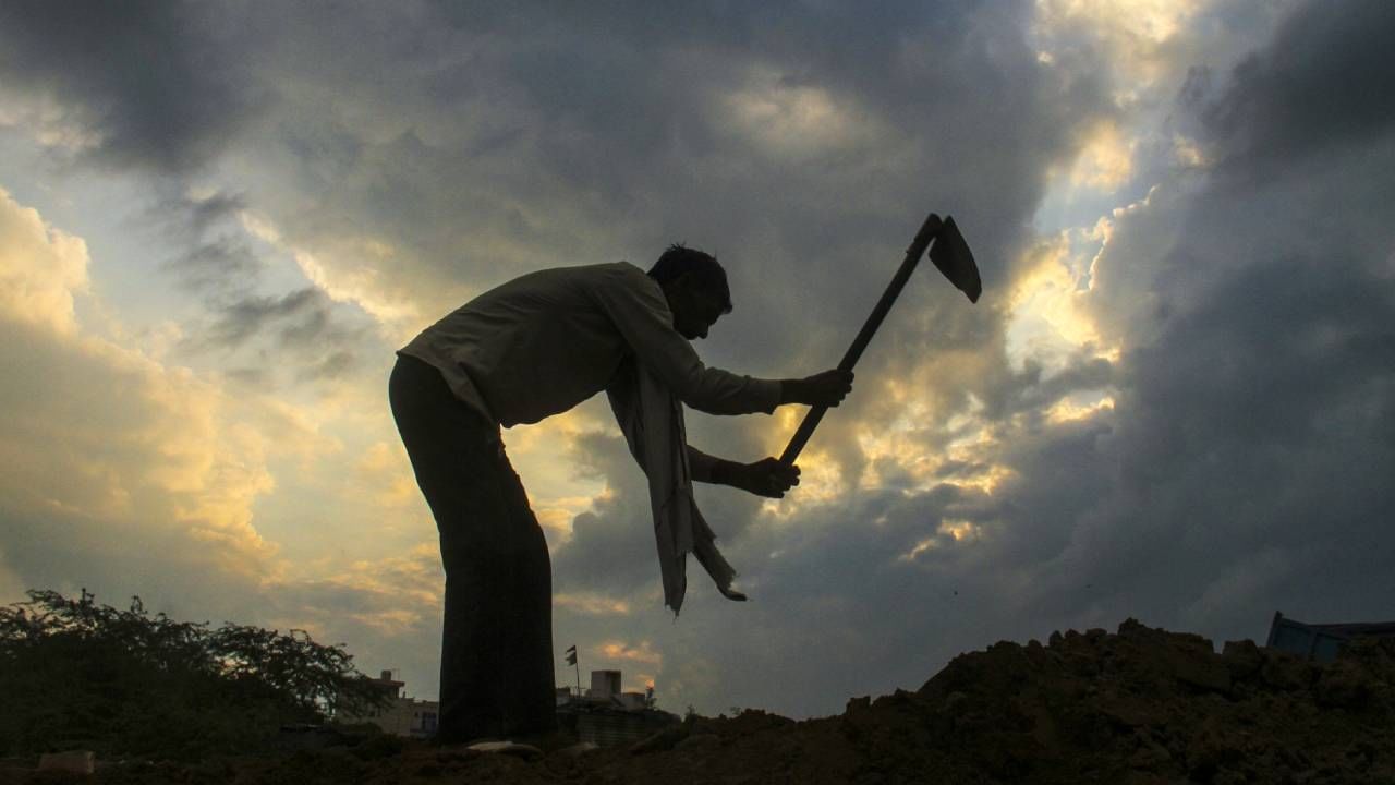 PM Kisan: ಅಪ್ಪನಿಂದ ಜಮೀನು ವರ್ಗಾವಣೆಯಾದರೆ ಪಿಎಂ ಕಿಸಾನ್ ಹಣ ನಿಂತುಹೋಗುತ್ತಾ? ಇಲ್ಲಿದೆ ಡೀಟೇಲ್ಸ್