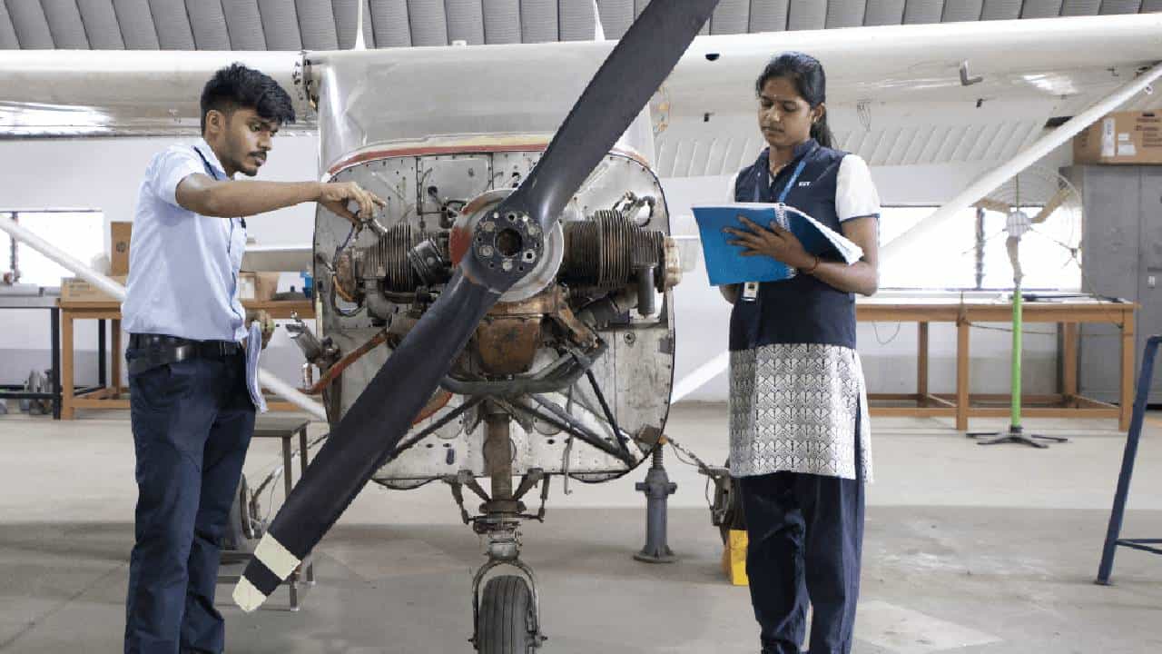Aerospace Engineering Courses: ಹಣ ಖರ್ಚು ಮಾಡದೆ ಐಐಟಿಯಿಂದ ಏರೋಸ್ಪೇಸ್ ಎಂಜಿನಿಯರಿಂಗ್ ಅಧ್ಯಯನ ಮಾಡಿ, ಉಚಿತ ಕೋರ್ಸ್ಗಳ ಪಟ್ಟಿ ಇಲ್ಲಿದೆ Aerospace Engineering Courses: ಹಣ ಖರ್ಚು ಮಾಡದೆ ಐಐಟಿಯಿಂದ ಏರೋಸ್ಪೇಸ್ ಎಂಜಿನಿಯರಿಂಗ್ ಅಧ್ಯಯನ ಮಾಡಿ, ಉಚಿತ ಕೋರ್ಸ್ಗಳ ಪಟ್ಟಿ ಇಲ್ಲಿದೆ