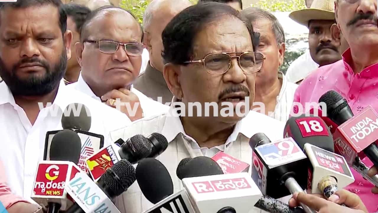 ‘ಮನೆ ಮನೆಗೆ ಪೊಲೀಸ್’ ಯೋಜನೆಗೆ ಪರಮೇಶ್ವರ್ ಚಾಲನೆ: ಏನಿದು ಯೋಜನೆ? ಇಲ್ಲಿದೆ ವಿವರ ‘ಮನೆ ಮನೆಗೆ ಪೊಲೀಸ್’ ಯೋಜನೆಗೆ ಪರಮೇಶ್ವರ್ ಚಾಲನೆ: ಏನಿದು ಯೋಜನೆ? ಇಲ್ಲಿದೆ ವಿವರ