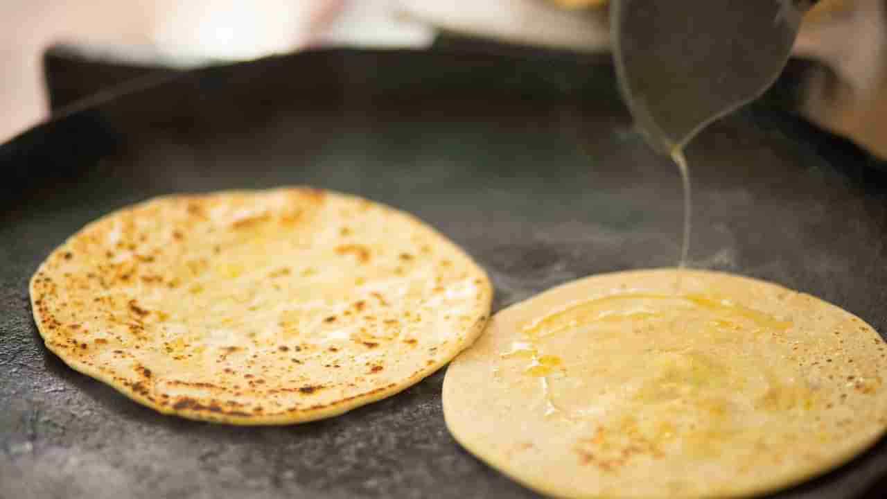 ರೊಟ್ಟಿ, ಚಪಾತಿಗೆ ತುಪ್ಪ ಹಚ್ಚಿ ತಿನ್ನುವ ಅಭ್ಯಾಸ ನಿಮಗಿದ್ಯಾ? ಹಾಗಿದ್ರೆ ಇದರಿಂದ ಏನೆಲ್ಲಾ ಸಮಸ್ಯೆ ಬರುತ್ತೆ ನೋಡಿ