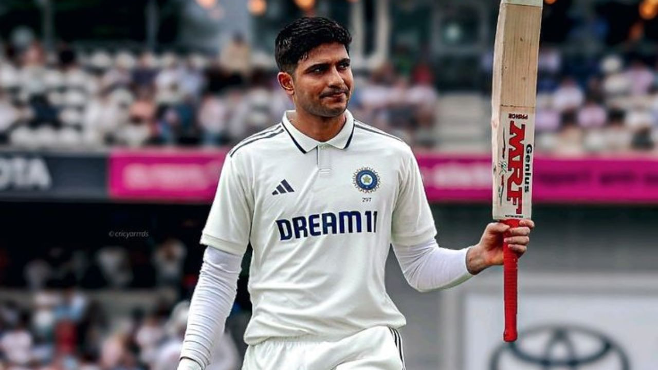 ಭಾರತ ತಂಡದ ನಾಯಕ ಶುಭಮನ್ ಗಿಲ್ ಇಂಗ್ಲೆಂಡ್ ವಿರುದ್ಧದ 5 ಪಂದ್ಯಗಳ ಟೆಸ್ಟ್ ಸರಣಿಯಲ್ಲಿ ಅದ್ಭುತ ಬ್ಯಾಟಿಂಗ್ ಪ್ರದರ್ಶನ ನೀಡಿದ್ದಾರೆ. ಸರಣಿಯ ಬಹುತೇಕ ಎಲ್ಲಾ ಟೆಸ್ಟ್ ಪಂದ್ಯಗಳಲ್ಲಿ ಅವರು ಸ್ಥಿರವಾಗಿ ಉತ್ತಮವಾಗಿ ಬ್ಯಾಟಿಂಗ್ ಮಾಡಿ ಇಂಗ್ಲೆಂಡ್ ಬೌಲರ್‌ಗಳ ಮೇಲೆ ಒತ್ತಡ ಹೇರಿದ್ದಾರೆ. ಇದೀಗ ಮ್ಯಾಂಚೆಸ್ಟರ್ ಟೆಸ್ಟ್ ಪಂದ್ಯದಲ್ಲಿಯೂ ಗಿಲ್ ಮತ್ತೊಂದು ದಾಖಲೆ ಸೃಷ್ಟಿಸಿದ್ದಾರೆ. 