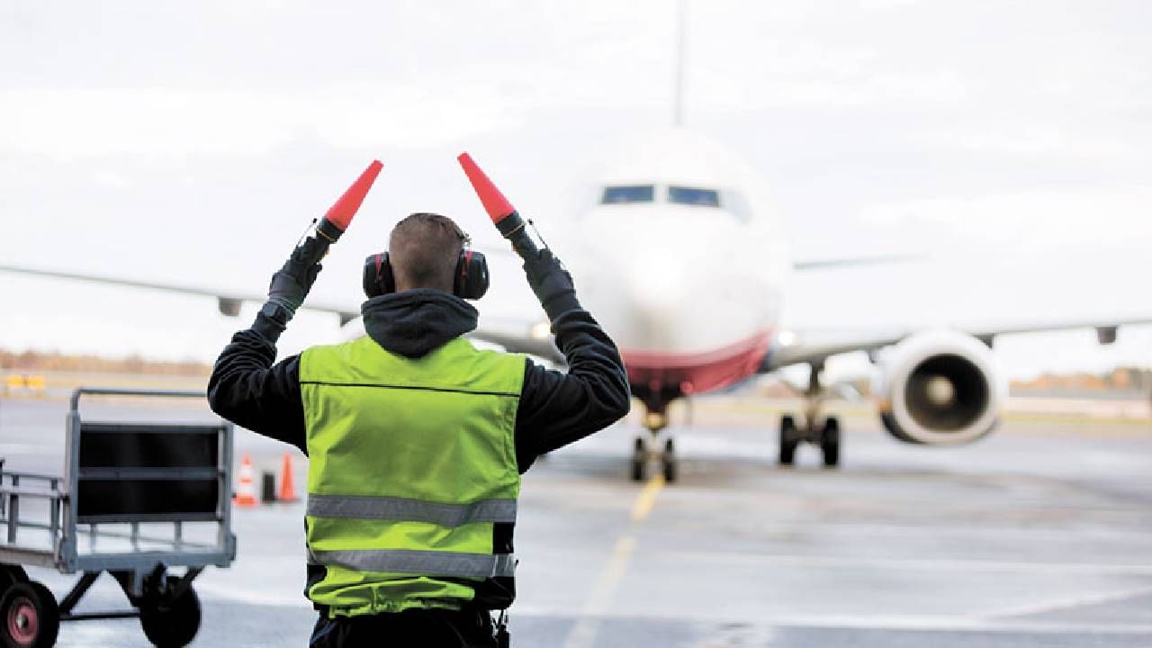 IGI Aviation Hiring: ವಿಮಾನ ನಿಲ್ದಾಣದಲ್ಲಿ ಗ್ರೌಂಡ್ ಸ್ಟಾಫ್, ಲೋಡರ್ ಹುದ್ದೆಗೆ ನೇಮಕಾತಿ; ಪಿಯುಸಿ ಪಾಸಾಗಿದ್ರೆ ಸಾಕು