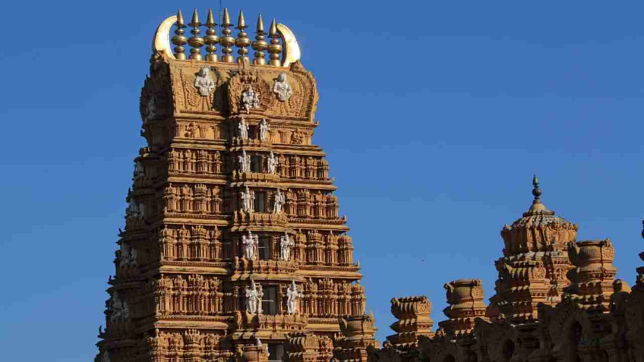 ದೇವರ ದರ್ಶನ ಪಡೆದು ಹೊರ ಬರುವ ಮುನ್ನ ಸ್ವಲ್ಪ ಹೊತ್ತು ದೇವಾಲಯದಲ್ಲಿ ಕುಳಿತುಕೊಳ್ಳುವುದೇಕೆ?