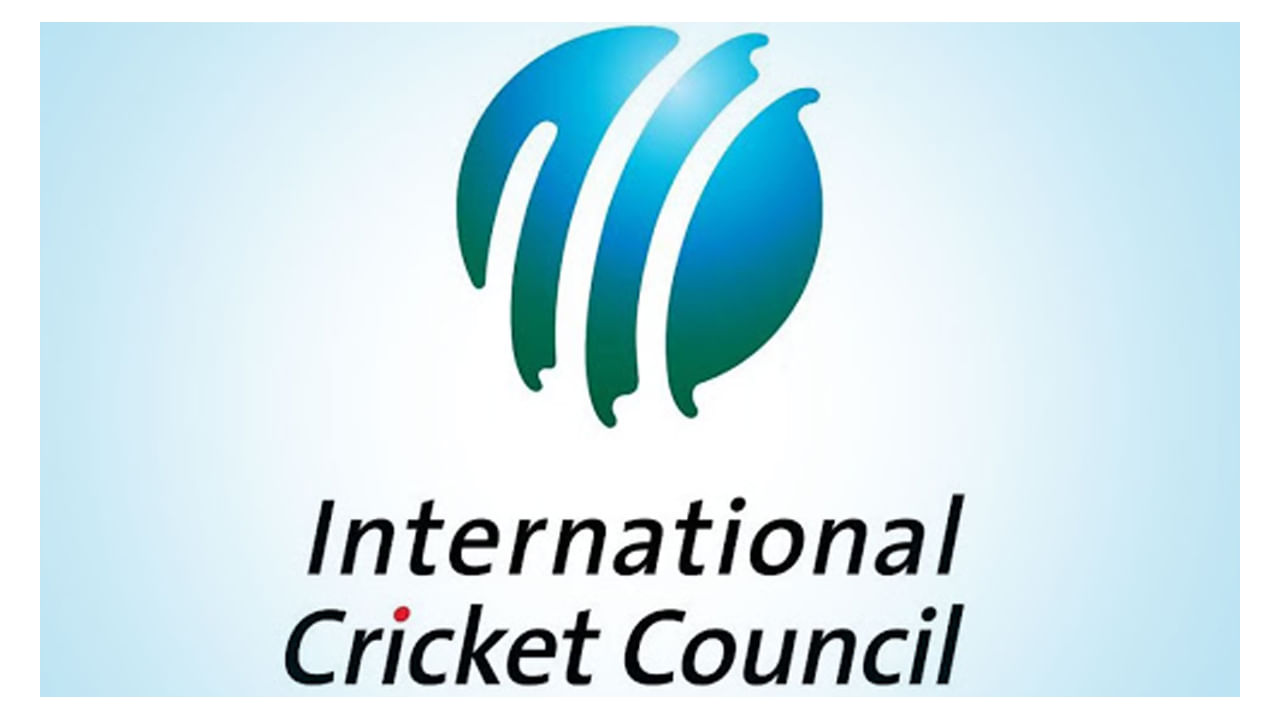 ಅದರ ಮೊದಲ ಭಾಗವಾಗಿ ಇದೀಗ 2028 ರಲ್ಲಿ ಬರೋಬ್ಬರಿ 32 ತಂಡಗಳನ್ನು ಕಣಕ್ಕಿಳಿಸಲು ಅಂತಾರಾಷ್ಟ್ರೀಯ ಕ್ರಿಕೆಟ್ ಮಂಡಳಿ ಚಿಂತಿಸಿದೆ. ಅಂದರೆ 2028 ರಲ್ಲಿ ಆಸ್ಟ್ರೇಲಿಯಾ-ನ್ಯೂಝಿಲೆಂಡ್​ನಲ್ಲಿ ನಡೆಯಲಿರುವ ಟಿ20 ವಿಶ್ವಕಪ್​ನಲ್ಲಿ ಒಟ್ಟು 32 ತಂಡಗಳಿಗೆ ಅವಕಾಶ ನೀಡಲು ಐಸಿಸಿ ಬಯಸಿದೆ. ಅಲ್ಲದೆ ಈ ಪ್ರಸ್ತಾವನೆಯನ್ನು ಪರಿಶೀಲಿಸಲು ಐಸಿಸಿ ನ್ಯೂಝಿಲೆಂಡ್‌ನ ರೋಜರ್ ಟ್ವೋಸ್ ನೇತೃತ್ವದಲ್ಲಿ ಉನ್ನತ ಅಧಿಕಾರಿಗಳನ್ನು ಒಳಗೊಂಡ ಆರು ಸದಸ್ಯರ ಕಾರ್ಯಕಾರಿ ಸಮಿತಿಯನ್ನು ರಚಿಸಿದೆ.