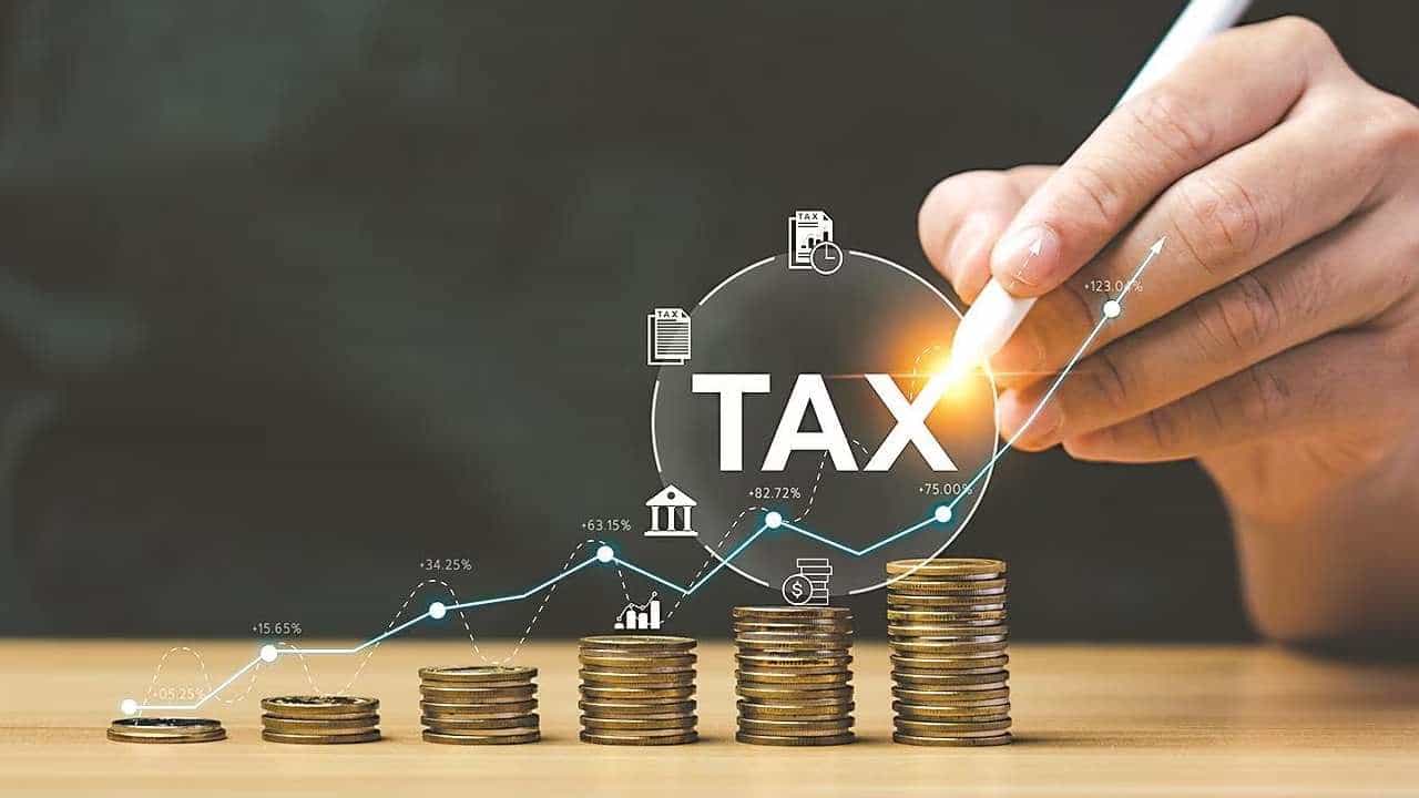 EPF tax: ಇಪಿಎಫ್ ಠೇವಣಿ ಮತ್ತು ಬಡ್ಡಿಗೆ ಟ್ಯಾಕ್ಸ್ ಇರುತ್ತಾ? ಎಷ್ಟು ಟಿಡಿಎಸ್ ಕಡಿತವಾಗುತ್ತೆ? ಇಲ್ಲಿದೆ ಡೀಟೇಲ್ಸ್ EPF tax: ಇಪಿಎಫ್ ಠೇವಣಿ ಮತ್ತು ಬಡ್ಡಿಗೆ ಟ್ಯಾಕ್ಸ್ ಇರುತ್ತಾ? ಎಷ್ಟು ಟಿಡಿಎಸ್ ಕಡಿತವಾಗುತ್ತೆ? ಇಲ್ಲಿದೆ ಡೀಟೇಲ್ಸ್