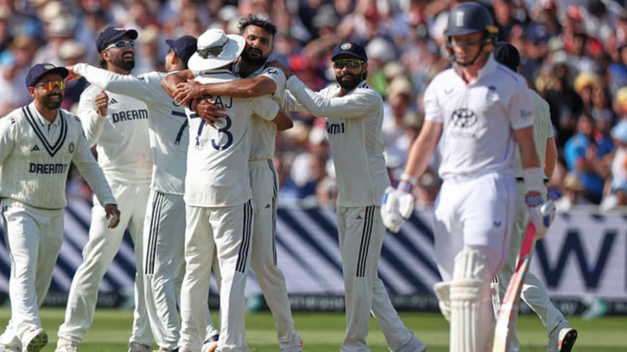 IND vs ENG: ಆಕಾಶ್ಗೆ ಸತತ 2 ವಿಕೆಟ್; ದಿನದಾಟದಂತ್ಯಕ್ಕೆ ಇಂಗ್ಲೆಂಡ್ 77/3 IND vs ENG: ಆಕಾಶ್ಗೆ ಸತತ 2 ವಿಕೆಟ್; ದಿನದಾಟದಂತ್ಯಕ್ಕೆ ಇಂಗ್ಲೆಂಡ್ 77/3