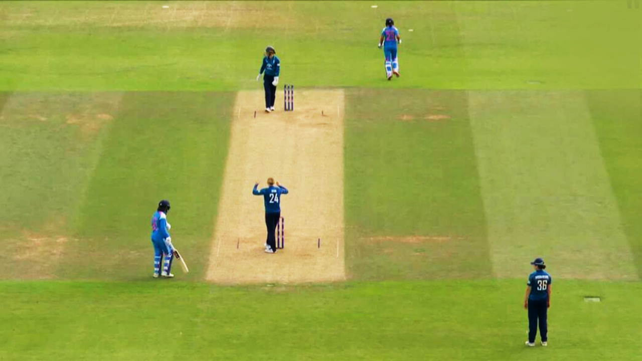 VIDEO: ಕ್ರೀಸ್​ಗೆ ತಲುಪಿದರೂ ರನೌಟ್​ ಆದ ಹರ್ಲೀನ್ ಡಿಯೋಲ್