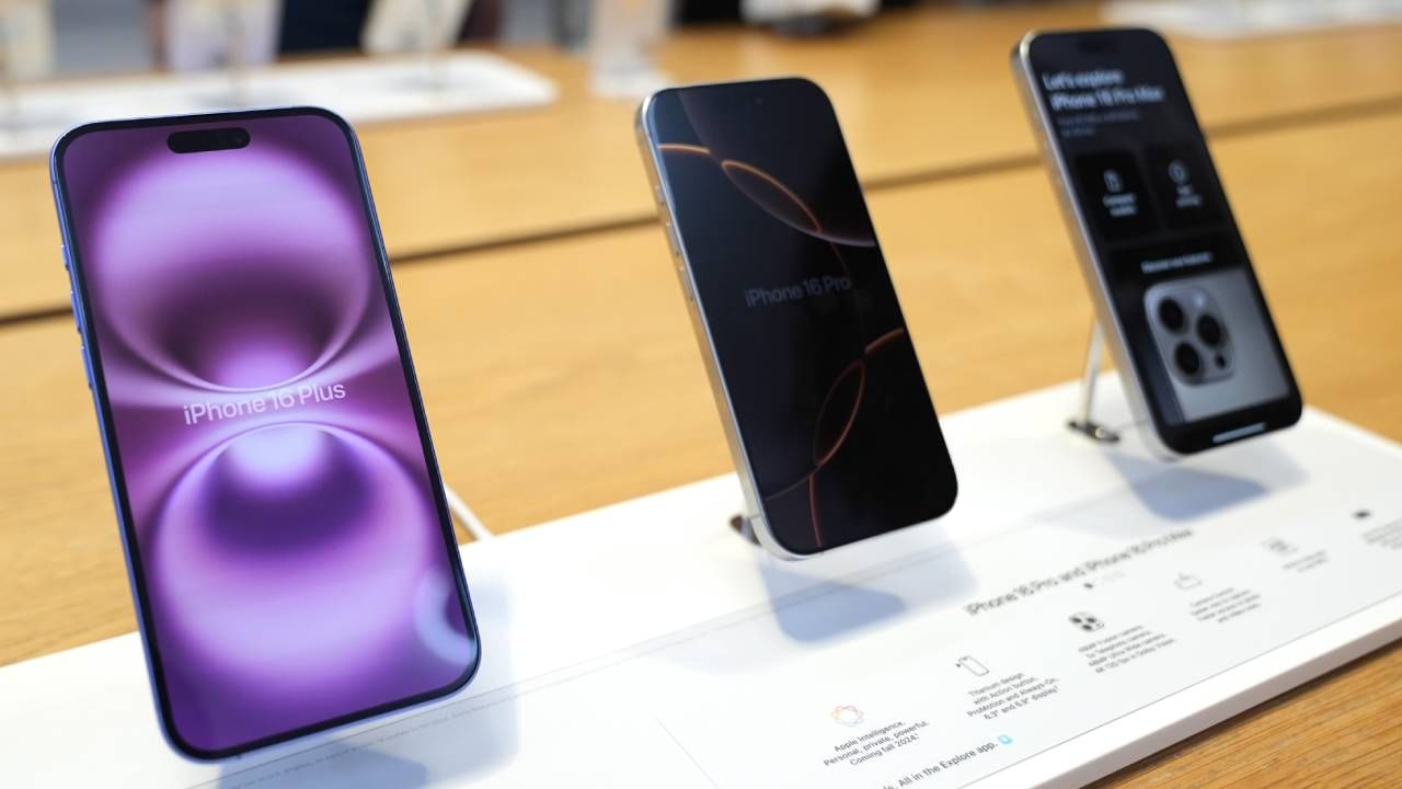 ಭಾರತದಿಂದ ಮೊದಲ ಕ್ವಾರ್ಟರ್ನಲ್ಲಿ 5 ಬಿಲಿಯನ್ ಡಾಲರ್ ಮೌಲ್ಯದ ಐಫೋನ್ ರಫ್ತು ಭಾರತದಿಂದ ಮೊದಲ ಕ್ವಾರ್ಟರ್ನಲ್ಲಿ 5 ಬಿಲಿಯನ್ ಡಾಲರ್ ಮೌಲ್ಯದ ಐಫೋನ್ ರಫ್ತು