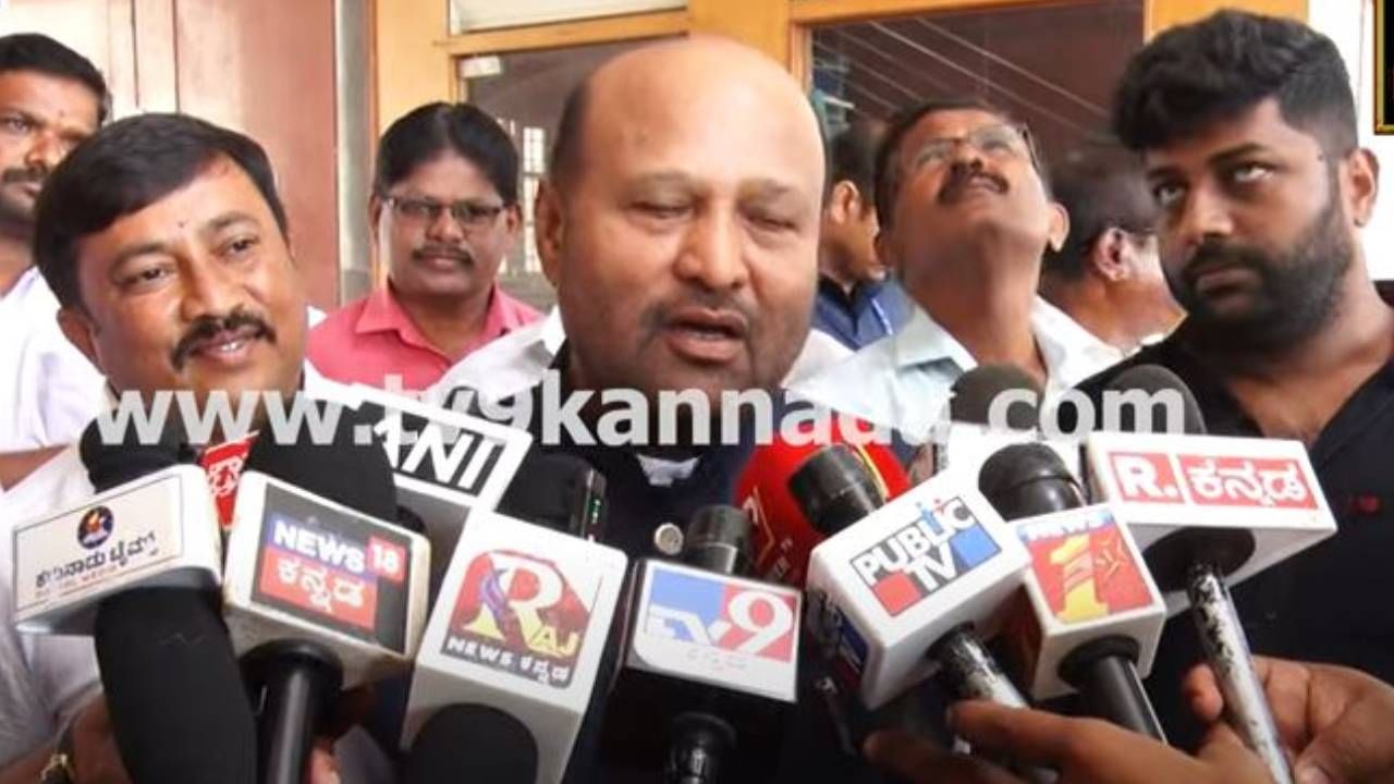ಎರಡೂವರೆ ವರ್ಷ ಸಿದ್ದರಾಮಯ್ಯ ಅಧಿಕಾರ ನಡೆಸುತ್ತಾರೆ, ಉಳಿದ ಅವಧಿ ಶಿವಕುಮಾರ್ ನಡೆಸಲಿ: ಇಕ್ಬಾಲ್ ಹುಸ್ಸೇನ್