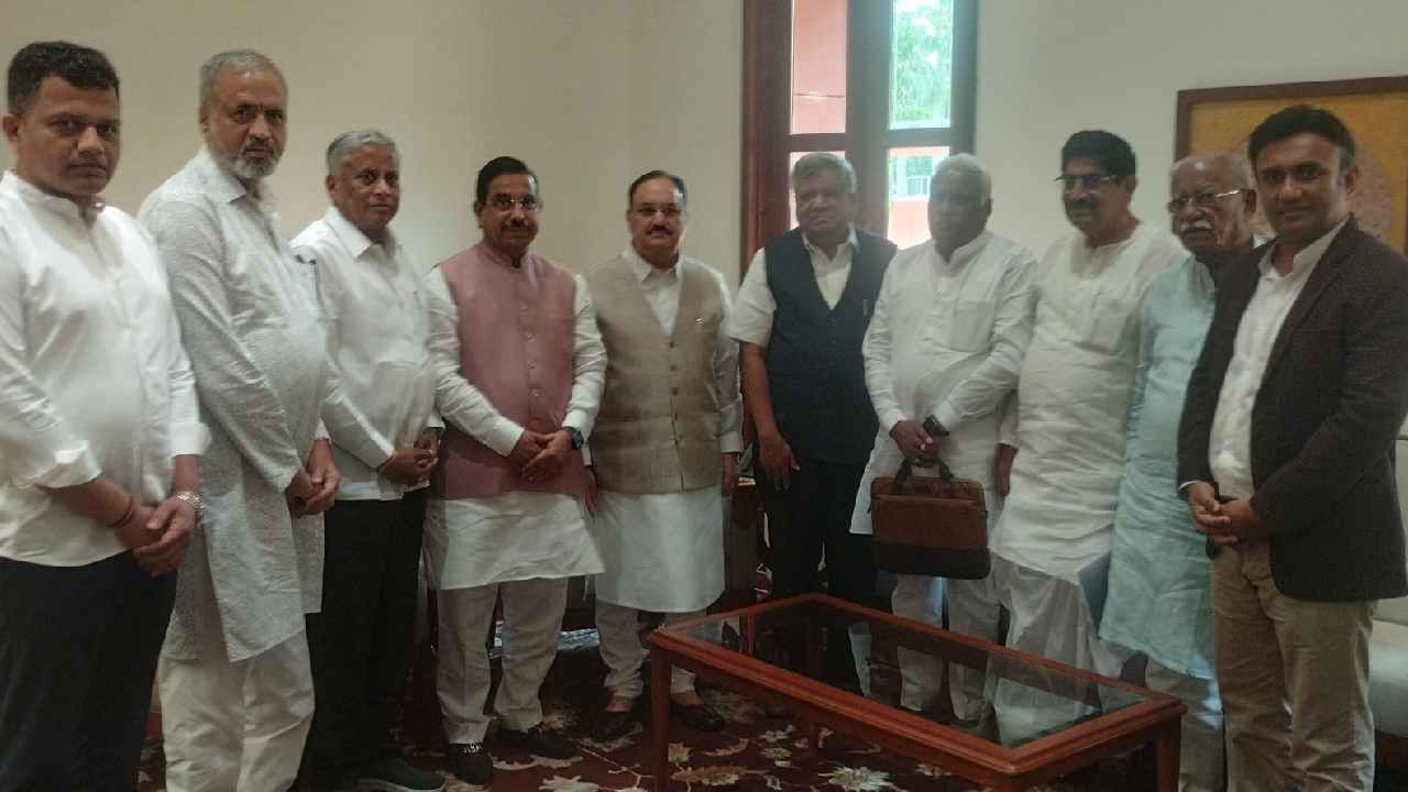 ಕರ್ನಾಟಕದಲ್ಲಿ ರಸಗೊಬ್ಬರಕ್ಕೆ ಹೆಚ್ಚಿದ ಬೇಡಿಕೆ: ರೈತರ ಕೂಗಿಗೆ ಕಿವಿಯಾದ ಪ್ರಹ್ಲಾದ್ ಜೋಶಿ ಆ್ಯಂಡ್ ಟೀಮ್