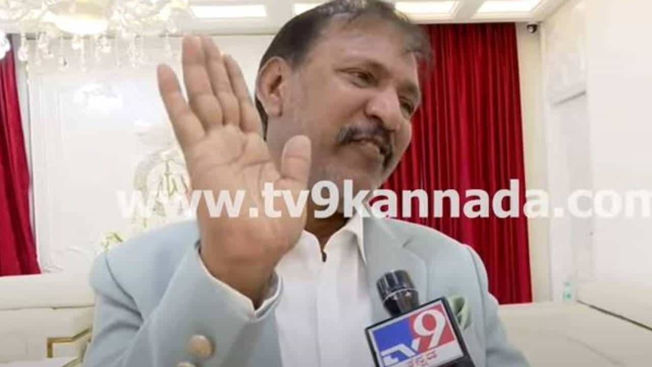 ಅರ್ಧ ಆಸ್ತಿಯನ್ನು ನನಗೆ ವೋಟು ನೀಡಿದ ಚಿಕ್ಕಪೇಟೆಯ ಜನಕ್ಕೆ ಹಂಚುತ್ತೇನೆ, ಮಗನಿಗೆ ಕೊಡಲ್ಲ: ಕೆಜಿಎಫ್ ಬಾಬು ಅರ್ಧ ಆಸ್ತಿಯನ್ನು ನನಗೆ ವೋಟು ನೀಡಿದ ಚಿಕ್ಕಪೇಟೆಯ ಜನಕ್ಕೆ ಹಂಚುತ್ತೇನೆ, ಮಗನಿಗೆ ಕೊಡಲ್ಲ: ಕೆಜಿಎಫ್ ಬಾಬು