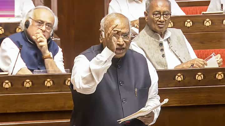 Video: ಪಹಲ್ಗಾಮ್ ದಾಳಿಗೆ ಭದ್ರತಾ ಲೋಪವೇ ಕಾರಣ, ಹೊಣೆಗಾರರು ಯಾರೇ ಆಗಿರಲಿ ರಾಜೀನಾಮೆ ನೀಡಲಿ: ಖರ್ಗೆ Video: ಪಹಲ್ಗಾಮ್ ದಾಳಿಗೆ ಭದ್ರತಾ ಲೋಪವೇ ಕಾರಣ, ಹೊಣೆಗಾರರು ಯಾರೇ ಆಗಿರಲಿ ರಾಜೀನಾಮೆ ನೀಡಲಿ: ಖರ್ಗೆ