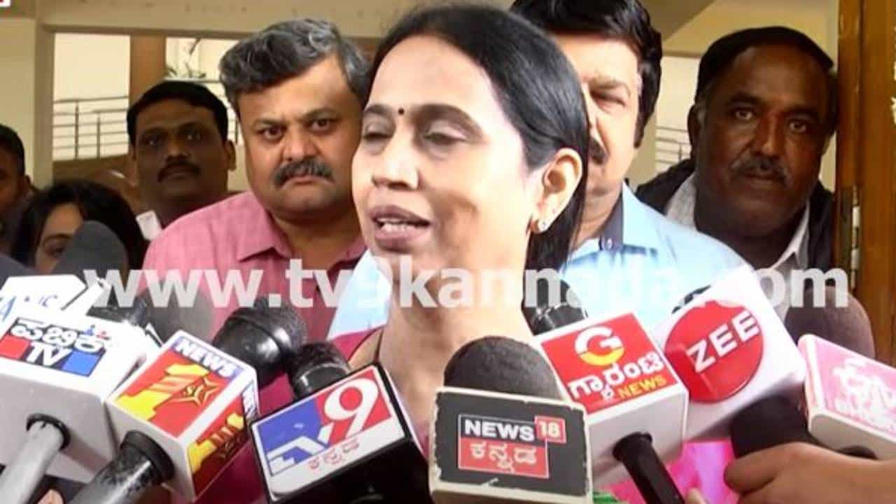 ಸಿಎಂ ಮತ್ತು ಡಿಸಿಎಂಗೆ ದೆಹಲಿಯಲ್ಲಿ ಕೇಂದ್ರ ಸರ್ಕಾರದ ಜೊತೆ ಹಲವಾರು ಕೆಲಸಗಳಿರುತ್ತವೆ: ಲಕ್ಷ್ಮಿ ಹೆಬ್ಬಾಳ್ಕರ್ ಸಿಎಂ ಮತ್ತು ಡಿಸಿಎಂಗೆ ದೆಹಲಿಯಲ್ಲಿ ಕೇಂದ್ರ ಸರ್ಕಾರದ ಜೊತೆ ಹಲವಾರು ಕೆಲಸಗಳಿರುತ್ತವೆ: ಲಕ್ಷ್ಮಿ ಹೆಬ್ಬಾಳ್ಕರ್