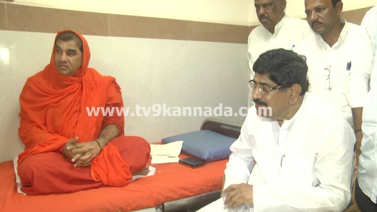 ಕೂಡಲಸಂಗಮ ಪಂಚಮಸಾಲಿ ಪೀಠ ವಿವಾದ: ಶ್ರಾವಣದಲ್ಲಿ ಸಂಧಾನಕ್ಕೆ ಮುಹೂರ್ತ! ಕೂಡಲಸಂಗಮ ಪಂಚಮಸಾಲಿ ಪೀಠ ವಿವಾದ: ಶ್ರಾವಣದಲ್ಲಿ ಸಂಧಾನಕ್ಕೆ ಮುಹೂರ್ತ!