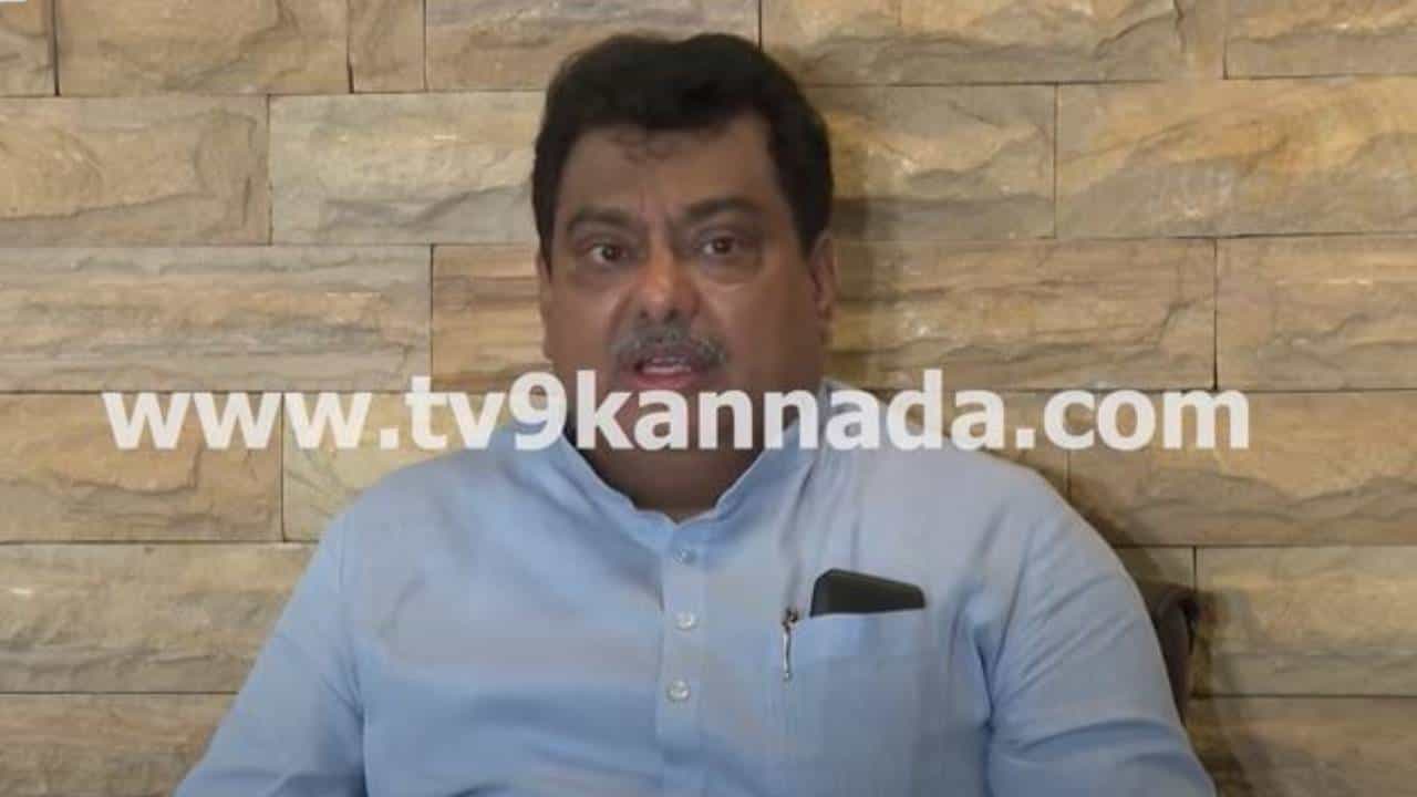 ಎರಡನೇ ಅಂತಾರಾಷ್ಟ್ರೀಯ ವಿಮಾನ ನಿಲ್ದಾಣದ ಬಗ್ಗೆ ಯಾವುದನ್ನೂ ಸ್ಪಷ್ಟವಾಗಿ ಹೇಳದ ಸಚಿವ ಎಂಬಿ ಪಾಟೀಲ್ ಎರಡನೇ ಅಂತಾರಾಷ್ಟ್ರೀಯ ವಿಮಾನ ನಿಲ್ದಾಣದ ಬಗ್ಗೆ ಯಾವುದನ್ನೂ ಸ್ಪಷ್ಟವಾಗಿ ಹೇಳದ ಸಚಿವ ಎಂಬಿ ಪಾಟೀಲ್