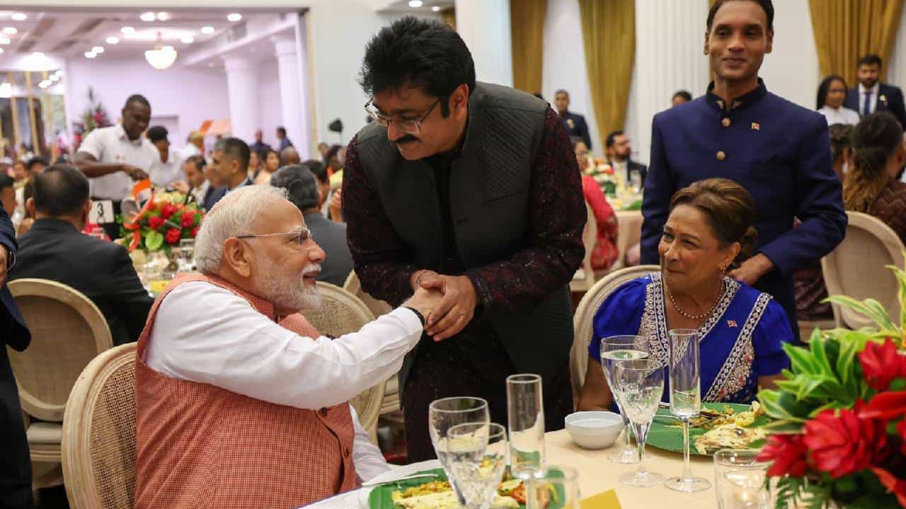 ಟ್ರಿನಿಡಾಡ್ ಮತ್ತು ಟೊಬಾಗೋದ ಮೊದಲ ಮಹಿಳಾ ಪ್ರಧಾನಿ ಕಮಲಾಗೂ ಭಾರತಕ್ಕೂ ಏನು ನಂಟು? ಟ್ರಿನಿಡಾಡ್ ಮತ್ತು ಟೊಬಾಗೋದ ಮೊದಲ ಮಹಿಳಾ ಪ್ರಧಾನಿ ಕಮಲಾಗೂ ಭಾರತಕ್ಕೂ ಏನು ನಂಟು?
