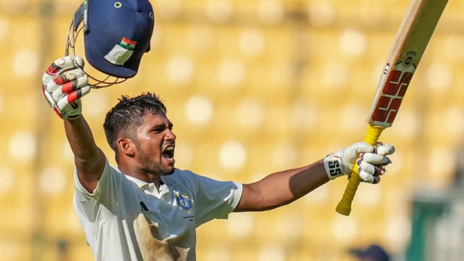 ಇಂಗ್ಲೆಂಡ್ ನೆಲದಲ್ಲಿ ಸತತ ಮೂರನೇ ಶತಕ ಬಾರಿಸಿದ ಮುಶೀರ್ ಖಾನ್ ಇಂಗ್ಲೆಂಡ್ ನೆಲದಲ್ಲಿ ಸತತ ಮೂರನೇ ಶತಕ ಬಾರಿಸಿದ ಮುಶೀರ್ ಖಾನ್