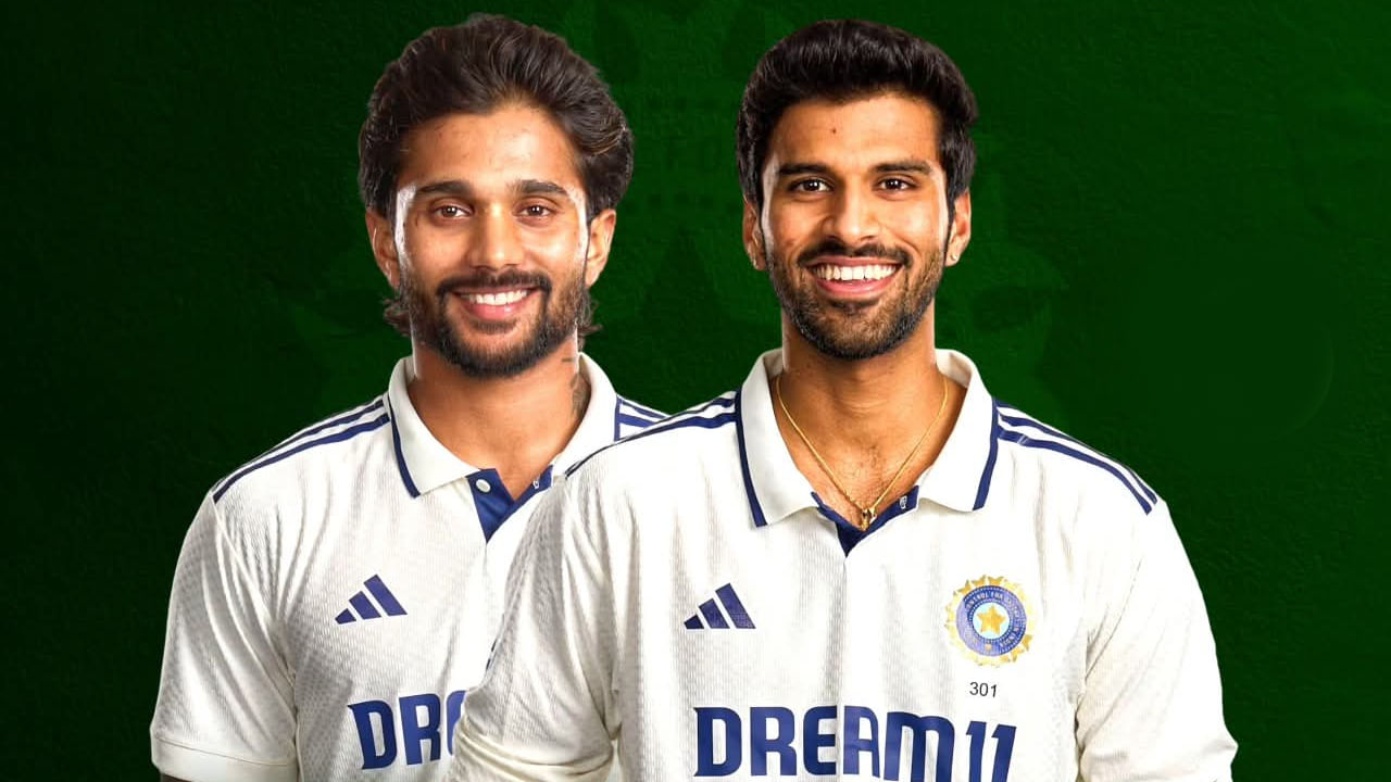 ಆದರೆ ಆ ಸ್ಪಿನ್ನರ್ ಯಾರು ಎಂಬುದಕ್ಕೆ ಇದೀಗ ಉತ್ತರ ಸಿಕ್ಕಿದೆ. ಬಲ್ಲ ಮೂಲಗಳ ಮಾಹಿತಿ ಪ್ರಕಾರ, ಟೀಮ್ ಇಂಡಿಯಾ ಪರ ದ್ವಿತೀಯ ಟೆಸ್ಟ್ನಲ್ಲಿ ವಾಷಿಂಗ್ಟನ್ ಸುಂದರ್ ಕಣಕ್ಕಿಳಿಯಲಿದ್ದಾರೆ. ಸುಂದರ್ ಸ್ಪಿನ್ ಆಲ್ರೌಂಡರ್. ಹೀಗಾಗಿ ಎಡ್ಜ್ಬಾಸ್ಟನ್ನಲ್ಲಿ ಸುಂದರ್ ಹಾಗೂ ಮತ್ತೋರ್ವ ಆಲ್ರೌಂಡರ್ ನಿತೀಶ್ ಕುಮಾರ್ ರೆಡ್ಡಿಯನ್ನು ಕಣಕ್ಕಿಳಿಸಲು ನಿರ್ಧರಿಸಲಾಗಿದೆ ಎಂದು ತಿಳಿದು ಬಂದಿದೆ.