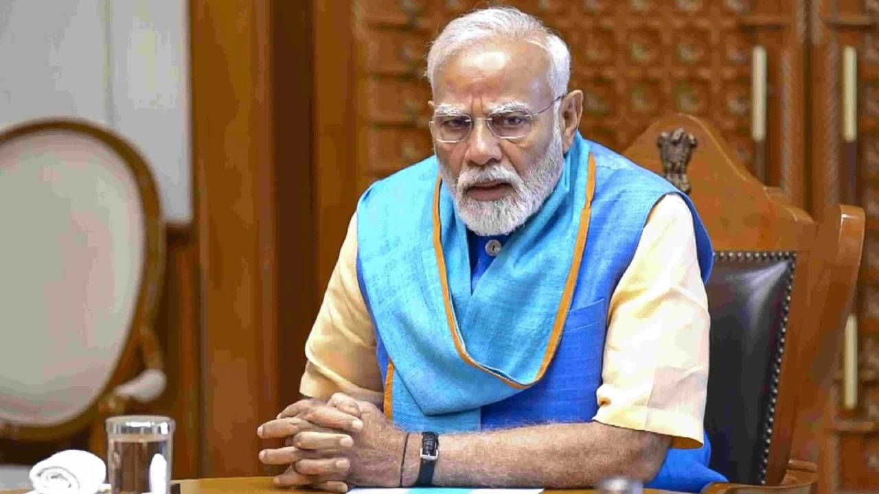 ಪ್ರಧಾನಿ ನರೇಂದ್ರ ಮೋದಿ ಅಧಿಕಾರಾವಧಿಯಲ್ಲಿ 4078 ದಿನಗಳನ್ನು ಪೂರ್ಣಗೊಳಿಸಿದ್ದಾರೆ. ದೀರ್ಘಾವಧಿ ಸೇವೆ ಸಲ್ಲಿಸಿರುವ ಪ್ರಧಾನಿಗಳಲ್ಲಿ ಎರಡನೆಯವರಾಗಿದ್ದಾರೆ. ಇಂದಿರಾ ಗಾಂಧಿ 1966 ರ ಜನವರಿ 24 ರಿಂದ 1977 ರ ಮಾರ್ಚ್ 24 ರವರೆಗೆ ಸತತ 4077 ದಿನಗಳ ಕಾಲ ಪ್ರಧಾನಿಯಾಗಿದ್ದರು.ಪ್ರಧಾನಿ ಮೋದಿ ಅವರ ಅಧಿಕಾರಾವಧಿ ಜುಲೈ 25 ರಂದು 4,078 ದಿನಗಳನ್ನು ತಲುಪಿದೆ.