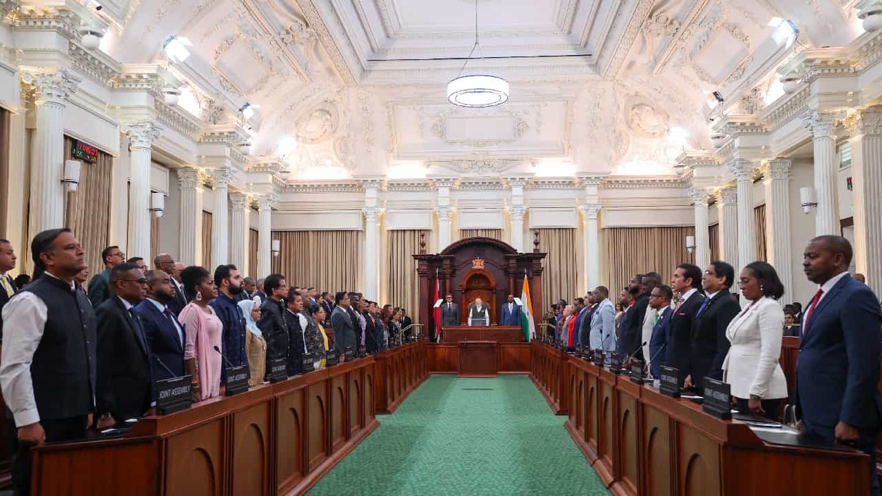 ಭಾರತೀಯರಿಗೆ ಪ್ರಜಾಪ್ರಭುತ್ವವೆಂದರೆ ಜೀವನ ವಿಧಾನ; ಟ್ರಿನಿಡಾಡ್ ಮತ್ತು ಟೊಬಾಗೋ ಸಂಸತ್ನಲ್ಲಿ ಪ್ರಧಾನಿ ಮೋದಿ ಭಾರತೀಯರಿಗೆ ಪ್ರಜಾಪ್ರಭುತ್ವವೆಂದರೆ ಜೀವನ ವಿಧಾನ; ಟ್ರಿನಿಡಾಡ್ ಮತ್ತು ಟೊಬಾಗೋ ಸಂಸತ್ನಲ್ಲಿ ಪ್ರಧಾನಿ ಮೋದಿ