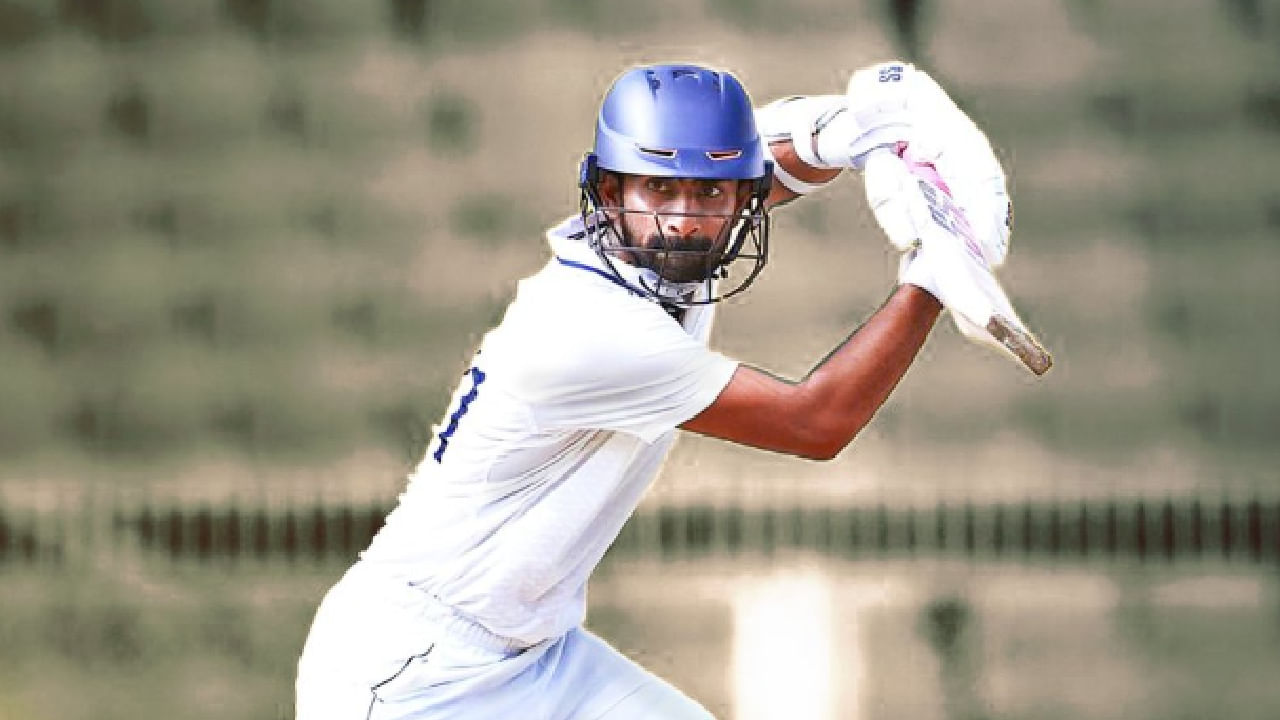 ಇತ್ತ ರಿಷಭ್ ಪಂತ್ ತಂಡದಿಂದ ಹೊರಬೀಳುತ್ತಿದ್ದಂತೆ ಟೀಮ್ ಇಂಡಿಯಾಗೆ ಹೊಸ ವಿಕೆಟ್​ನ ಎಂಟ್ರಿಯಾಗಿದೆ. ಕೊನೆಯ ಟೆಸ್ಟ್ ಪಂದ್ಯಕ್ಕೂ ಮುನ್ನ 29 ವರ್ಷದ ನಾರಾಯಣ್ ಜಗದೀಸನ್ ಭಾರತ ತಂಡವನ್ನು ಕೂಡಿಕೊಂಡಿದ್ದಾರೆ. ಇದರ ಬೆನ್ನಲ್ಲೇ ಗೂಗಲ್​ನಲ್ಲಿ ಯಾರು ಈ ಜಗದೀಸನ್ ಎಂಬ ಹುಡುಕಾಟ ಕೂಡ ಶುರುವಾಗಿದೆ. ಅಷ್ಟಕ್ಕೂ ಈ ಜಗದೀಸನ್ ಯಾರು?